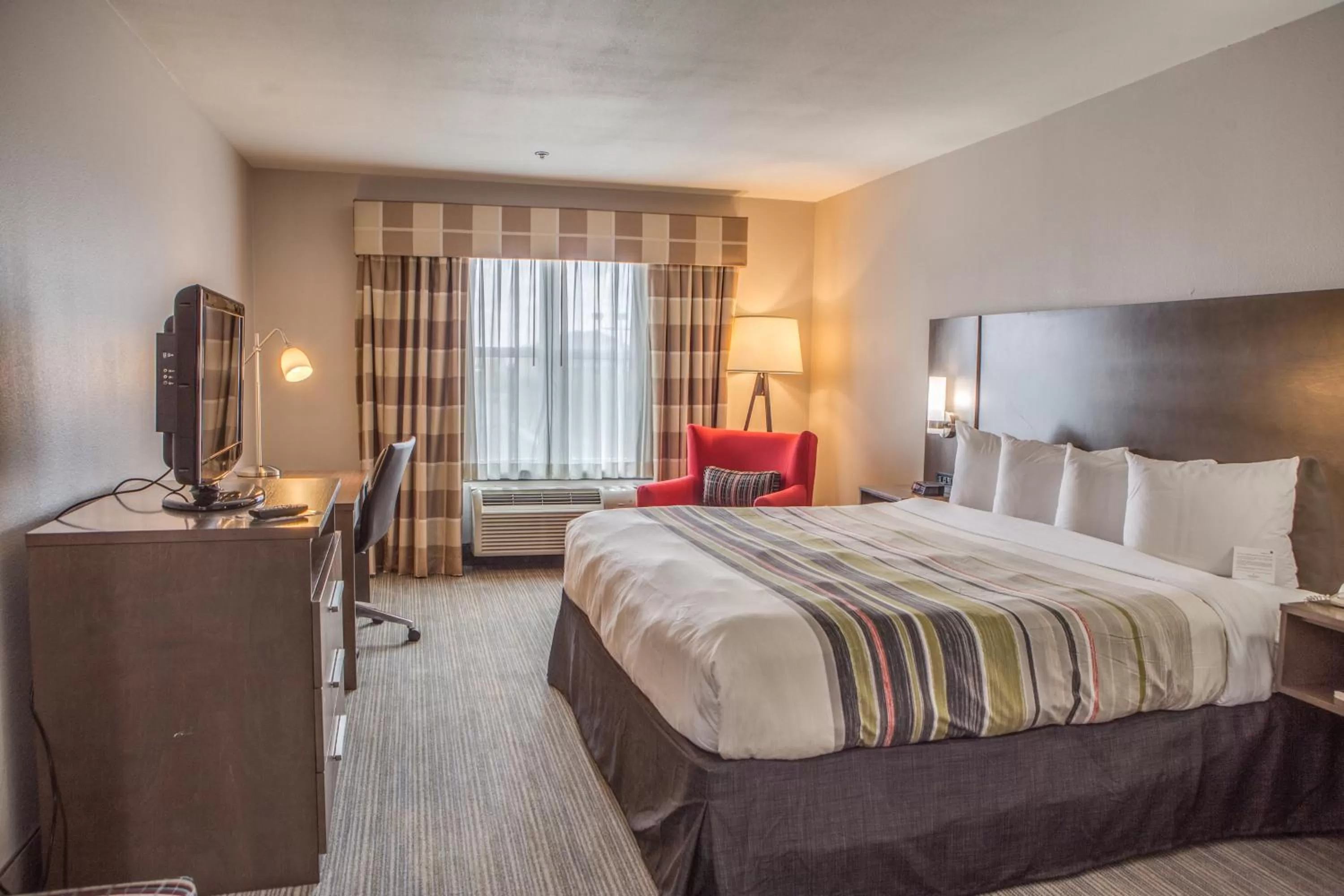 King Room - Disability Access/Non-Smoking in Country Inn & Suites by Radisson, Harlingen, TX