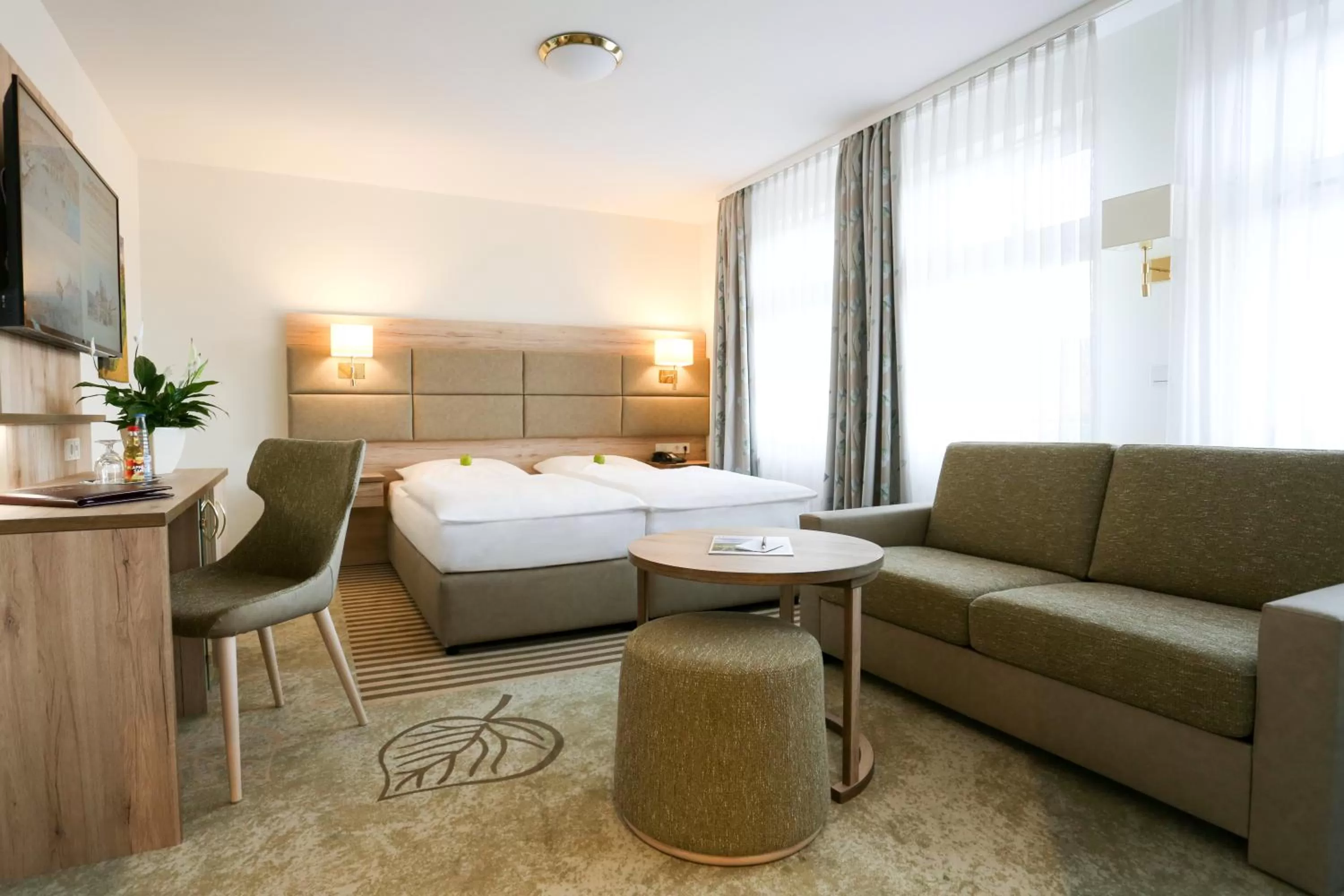 Photo of the whole room, Bed in Ringhotel Weißer Hirsch