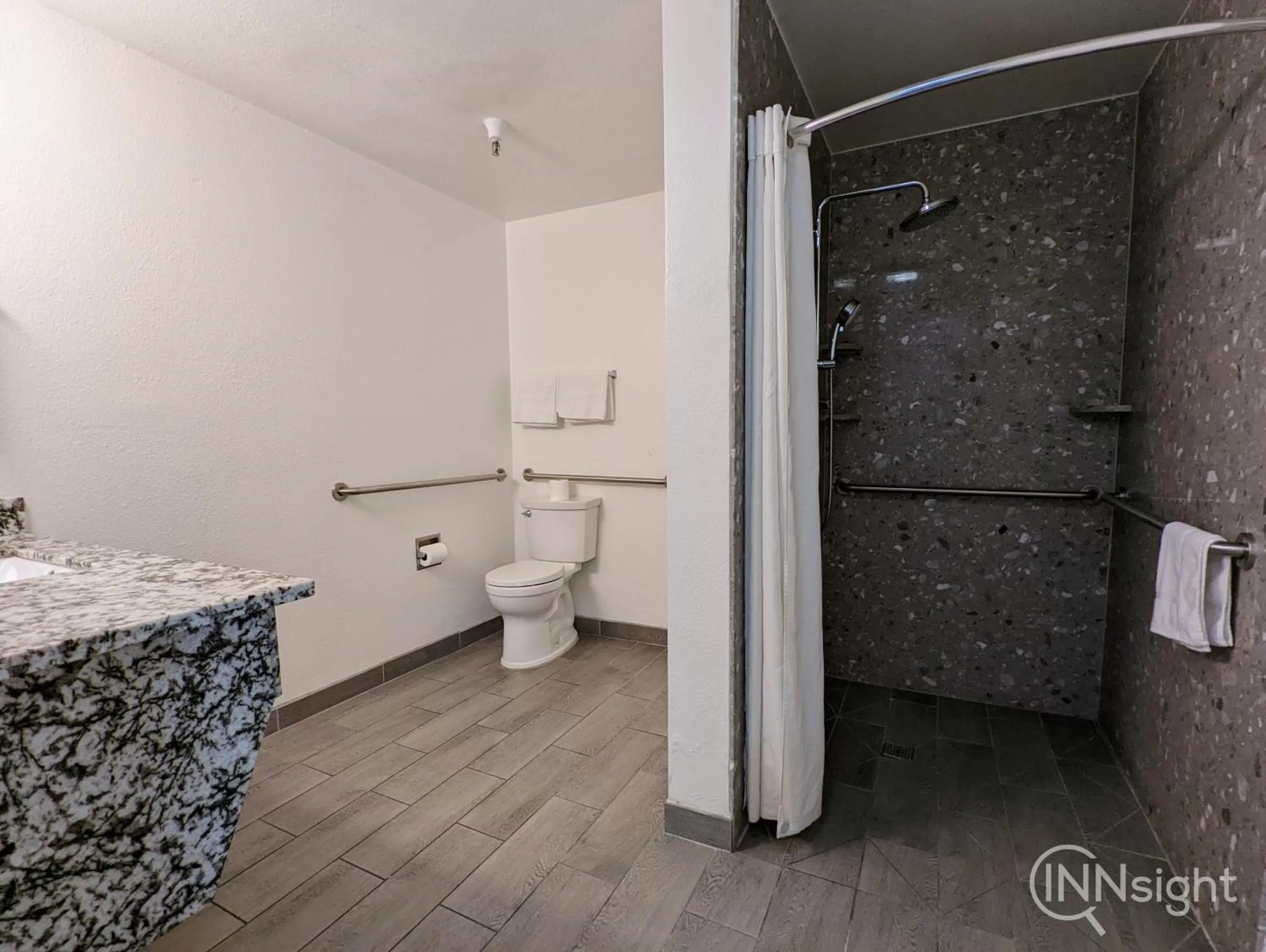 Bathroom in Royal Inn