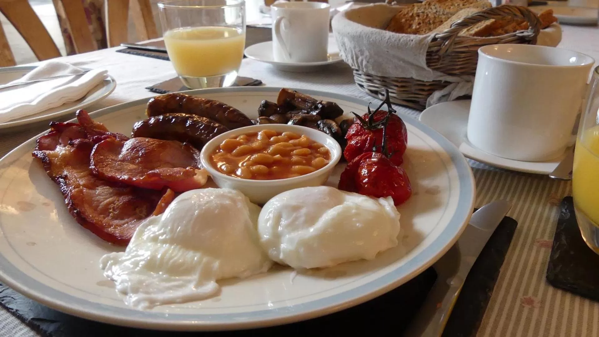 English/Irish breakfast in Higher Trenear Farm B&B