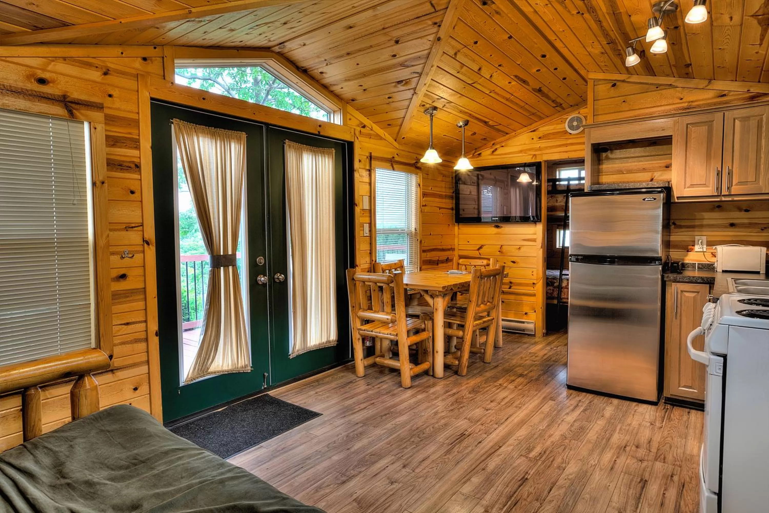 Dining Area in Motel et Camping Etchemin