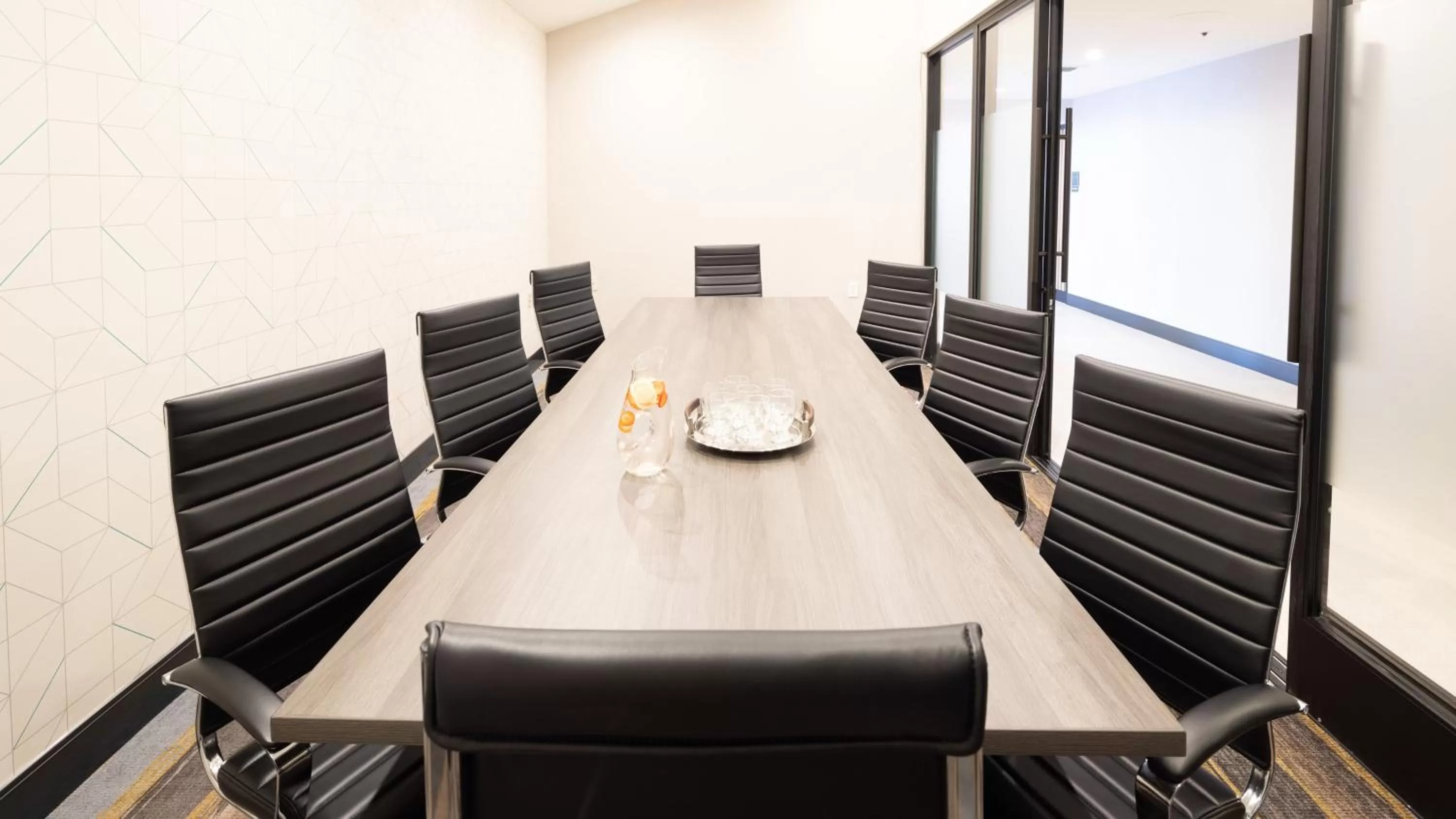 Meeting/conference room in Holiday Inn Santa Ana-Orange County Airport by IHG