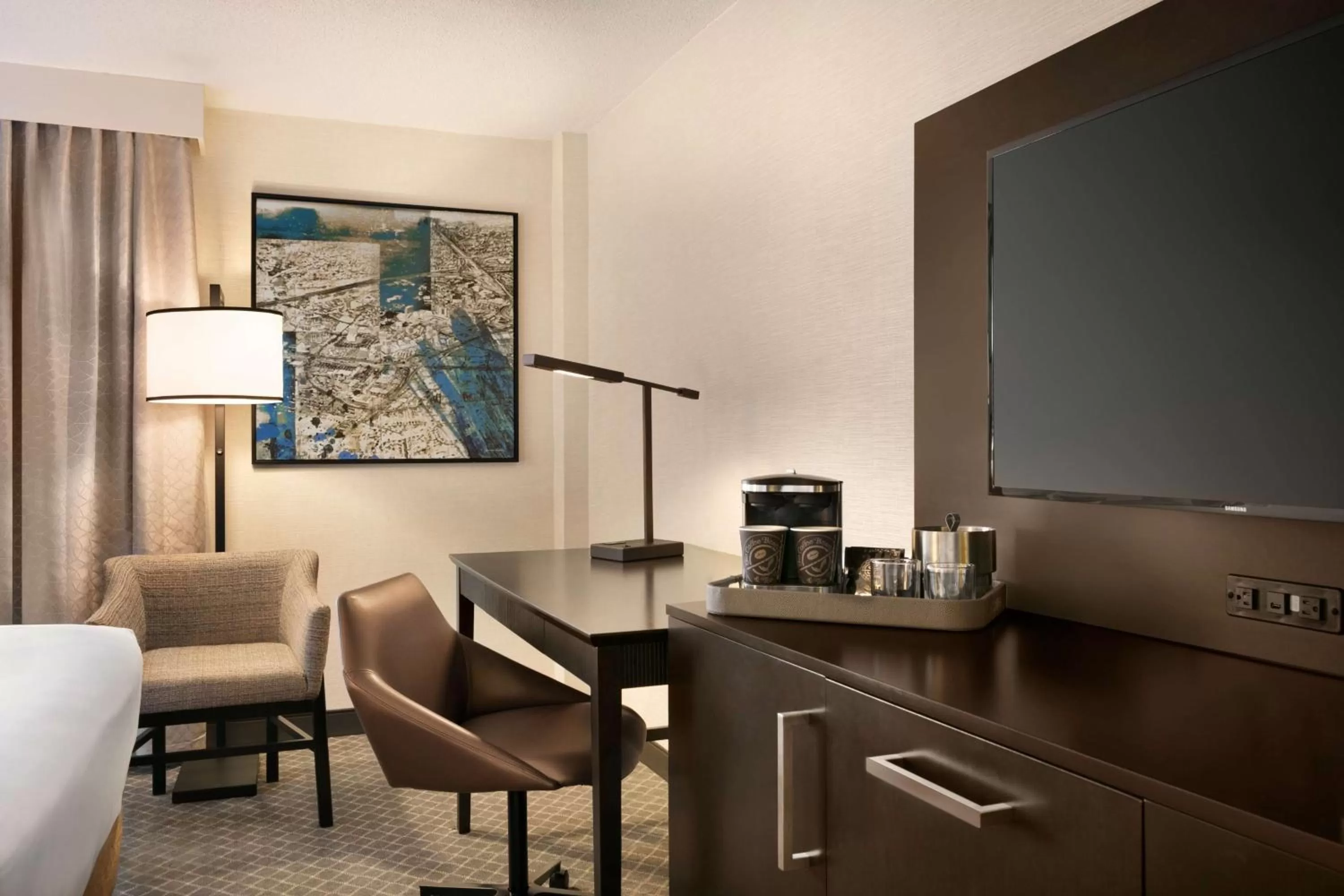 Bedroom in DoubleTree by Hilton McLean Tysons