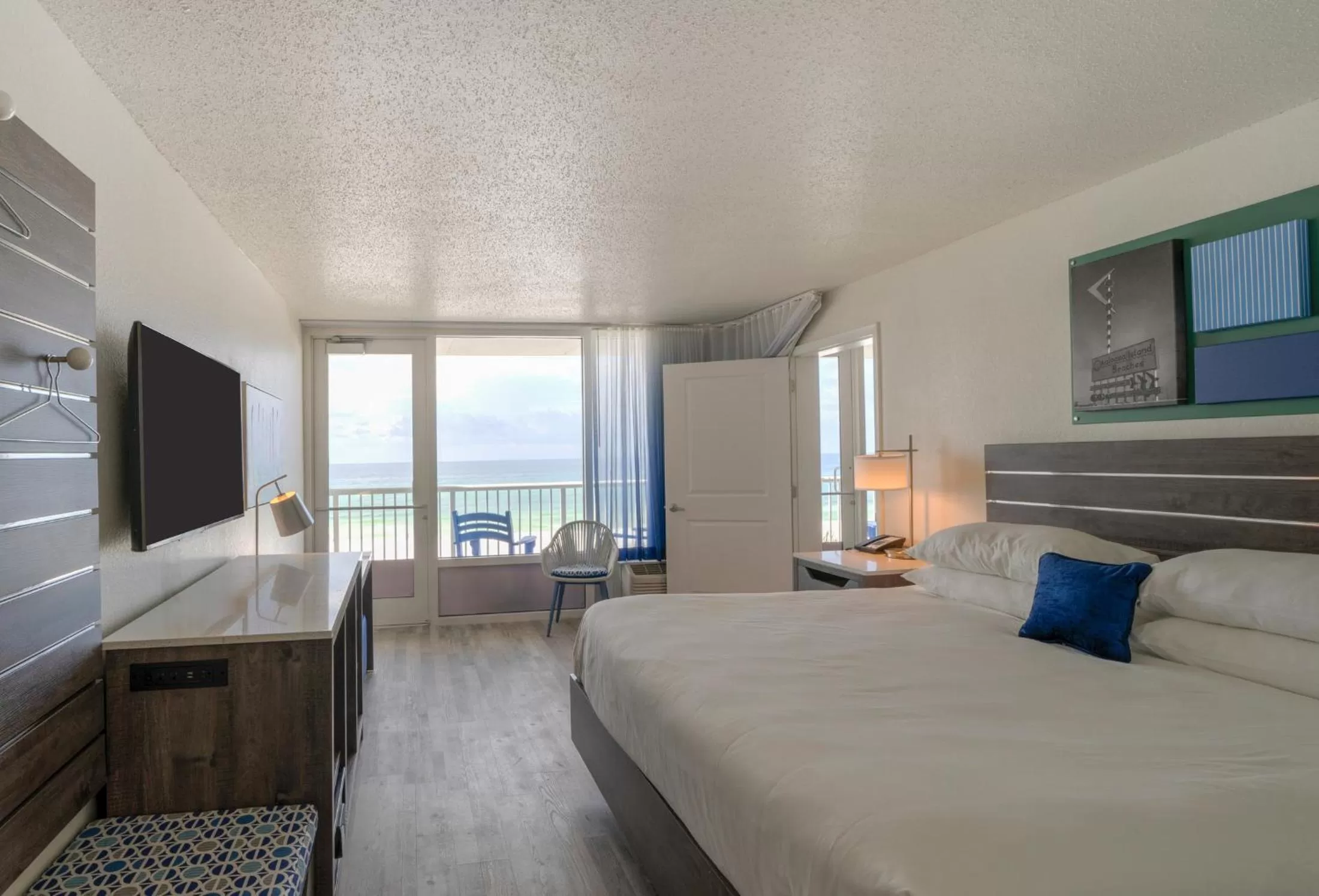 Bedroom, Bed in The Island Resort at Fort Walton Beach