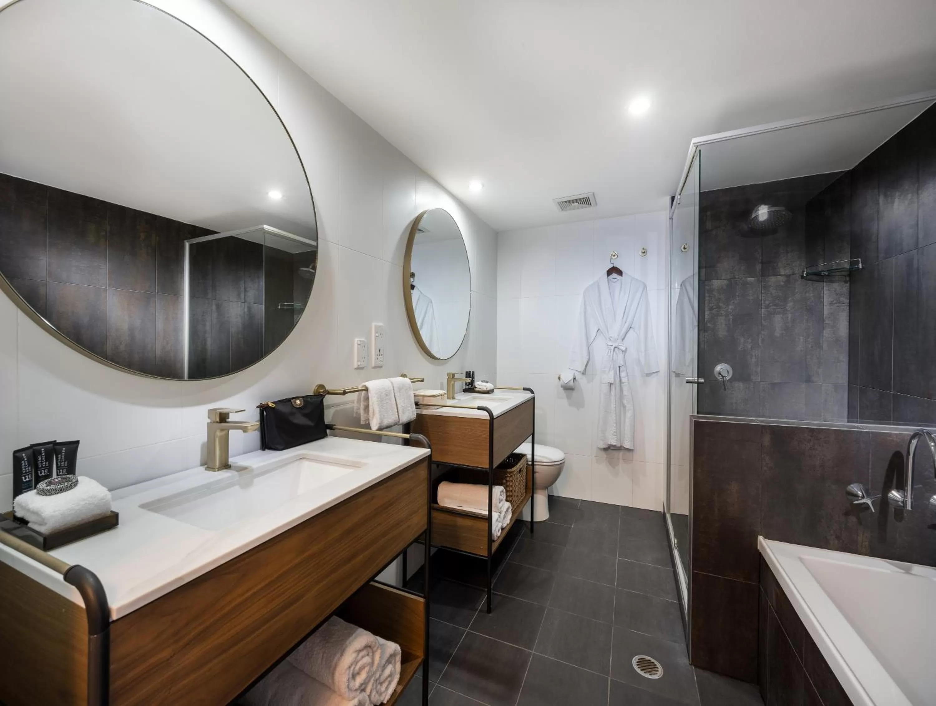 Bathroom in Mantra Terrace Brisbane