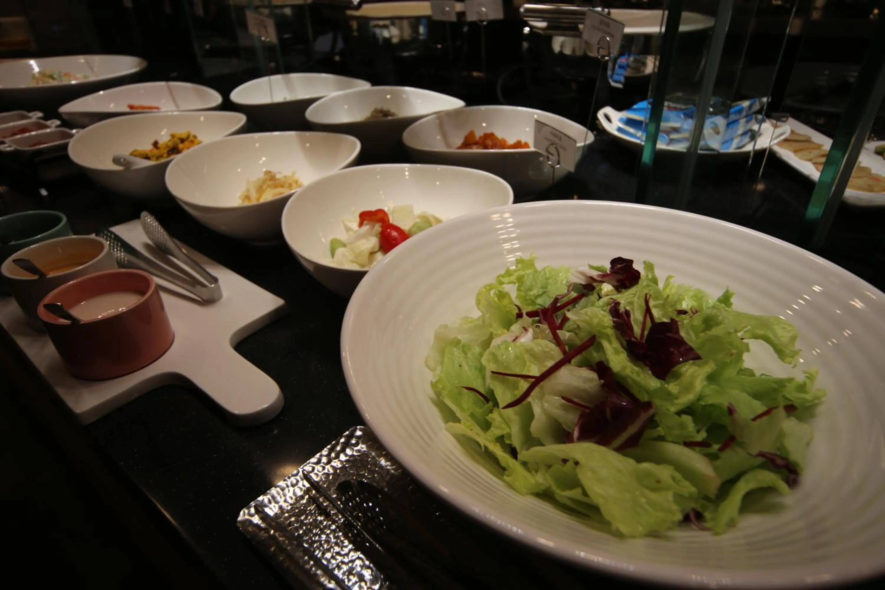 Restaurant/places to eat in Hotel Noblestay