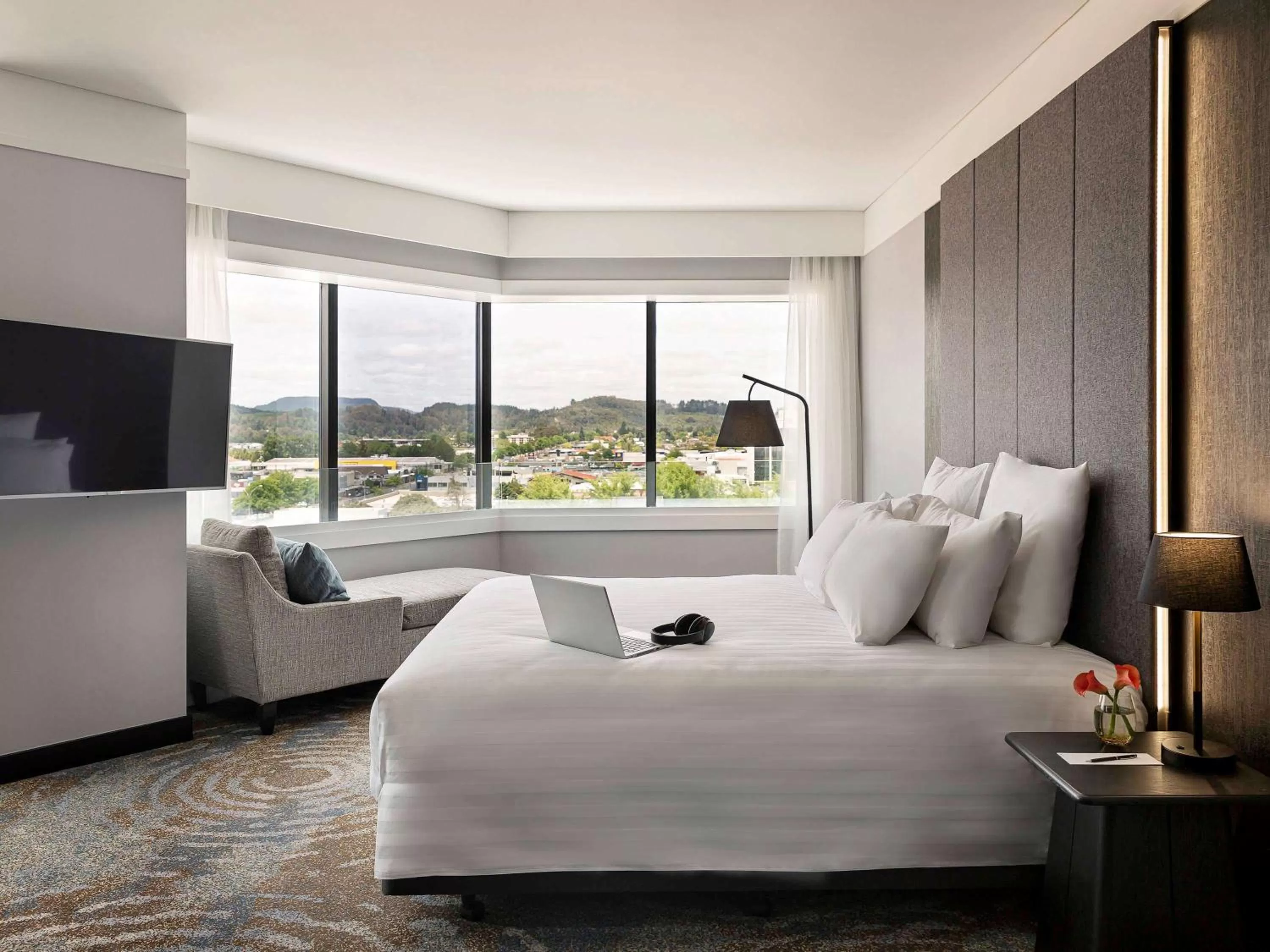 Photo of the whole room, Bed in Pullman Rotorua