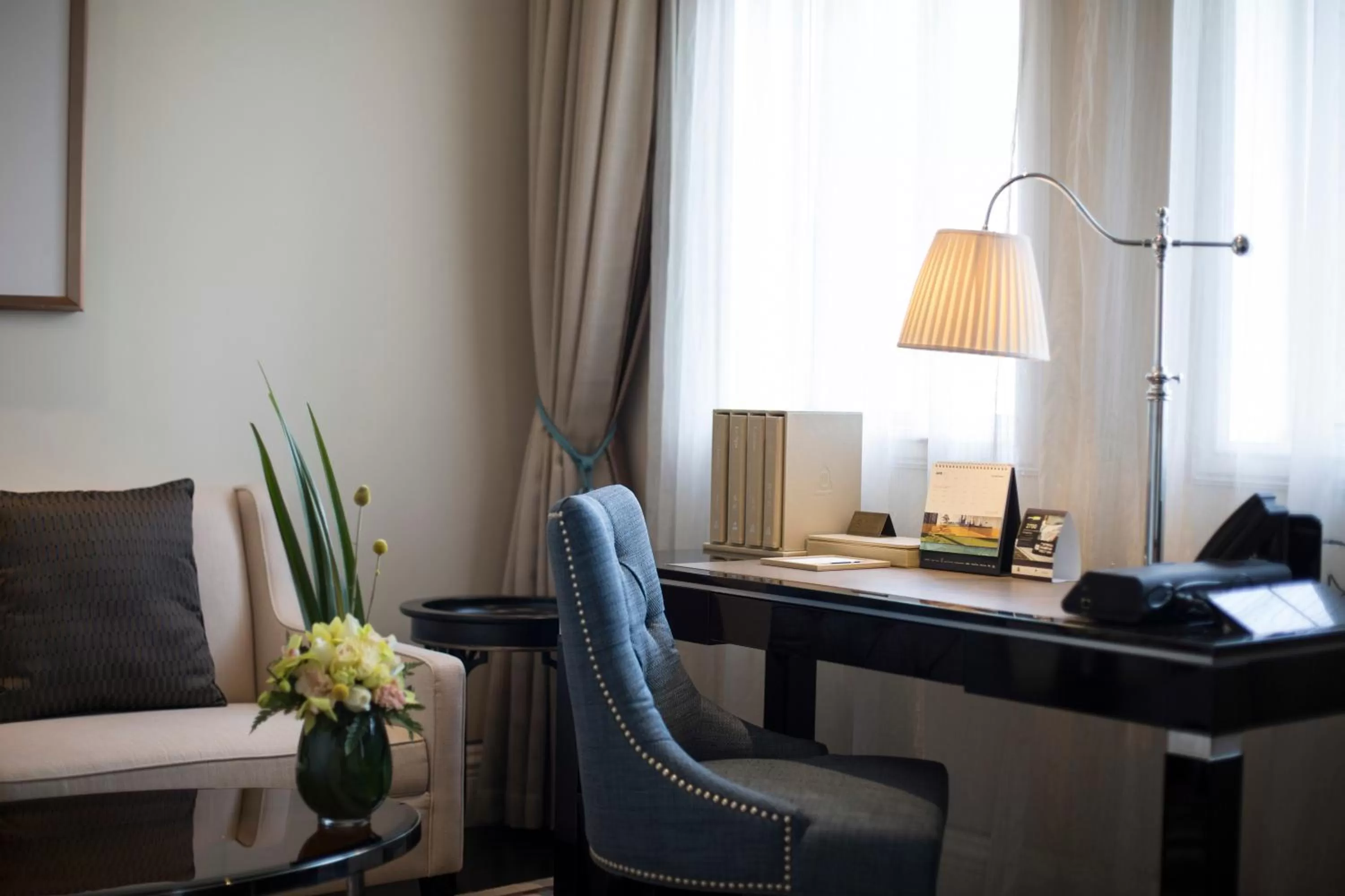 Seating area in Sofitel Legend People's Grand Hotel Xi'an