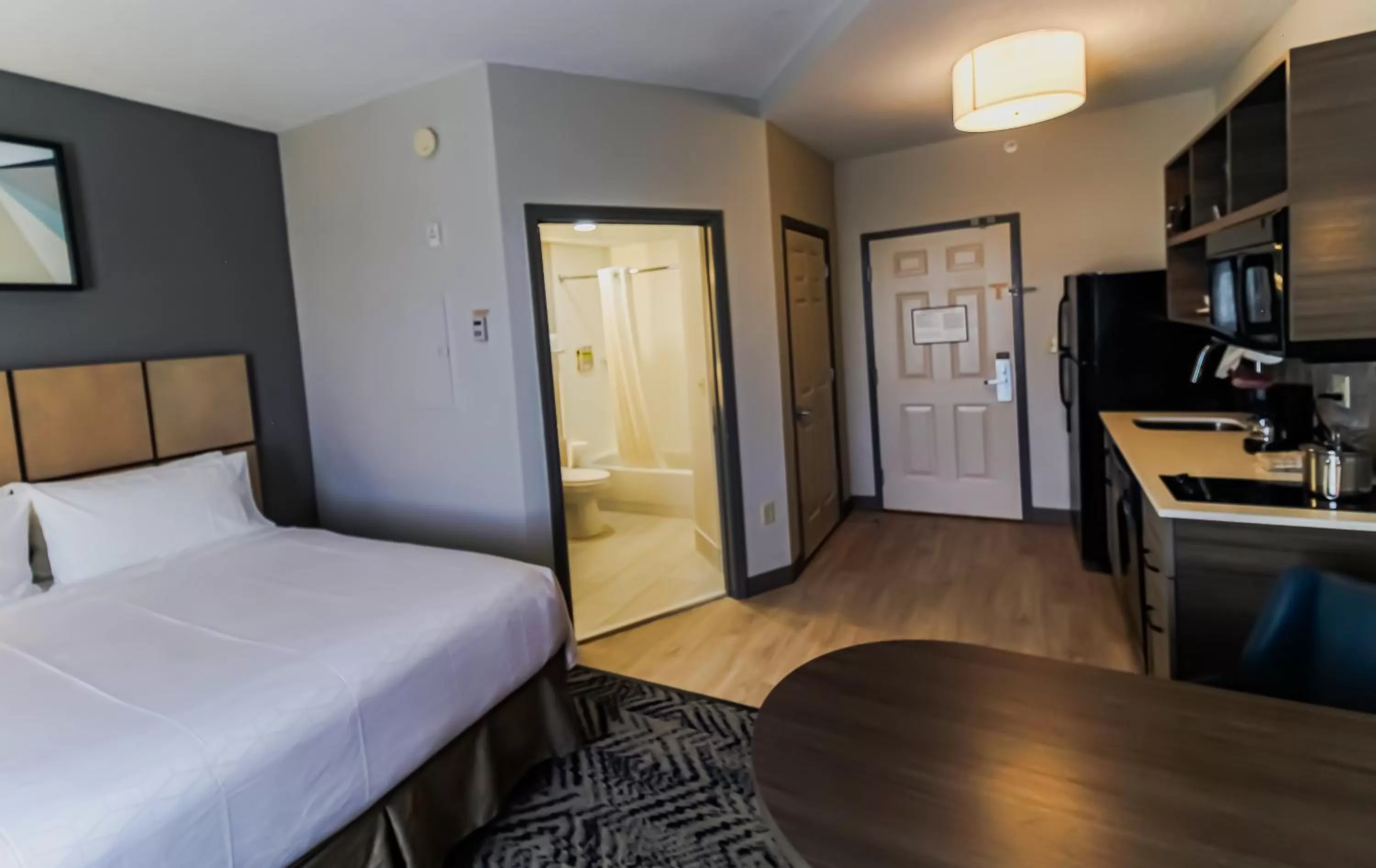 Photo of the whole room, Bed in Candlewood Suites Melbourne/Viera by IHG