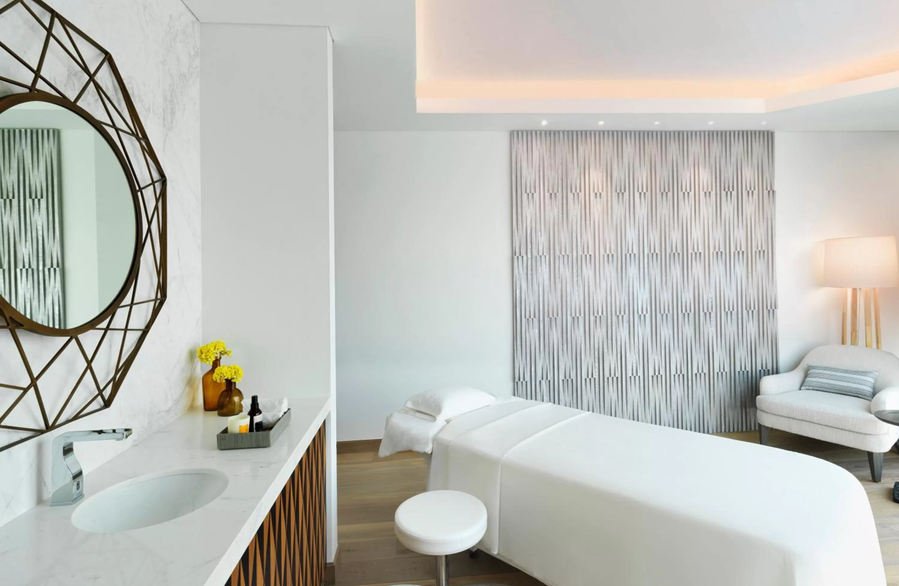 Massage, Bed in Sofitel Dubai The Obelisk