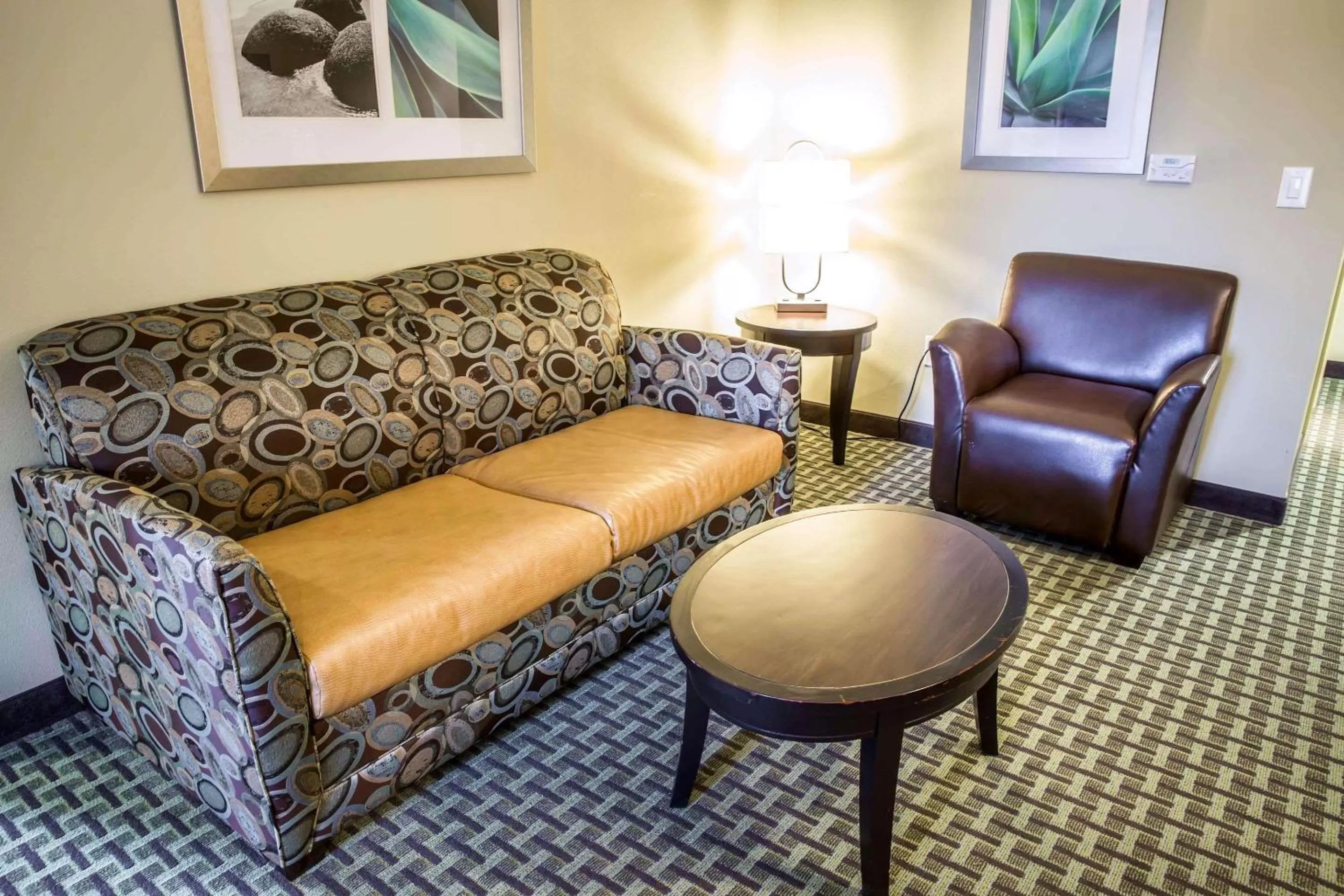 Photo of the whole room in Comfort Suites New Bern near Cherry Point