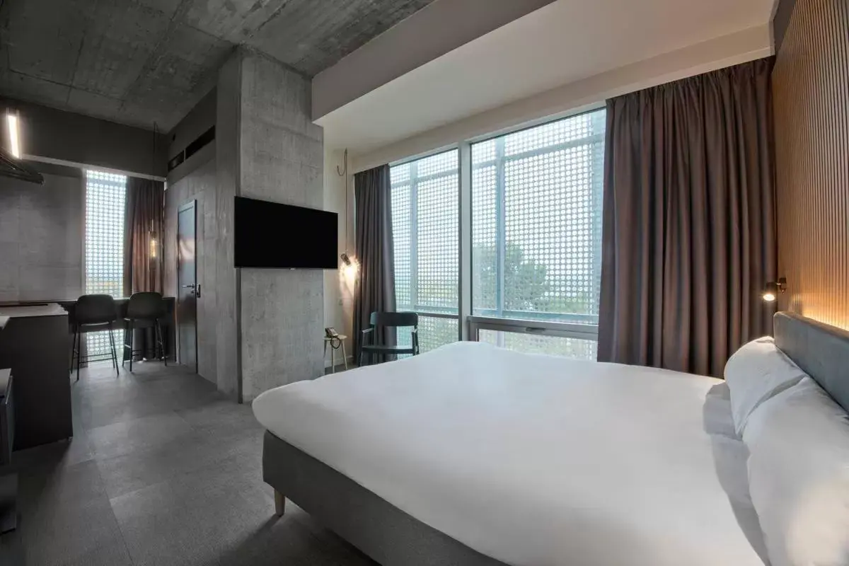 Double Room in Zleep Madrid Airport Double Room in Zleep Madrid Airport