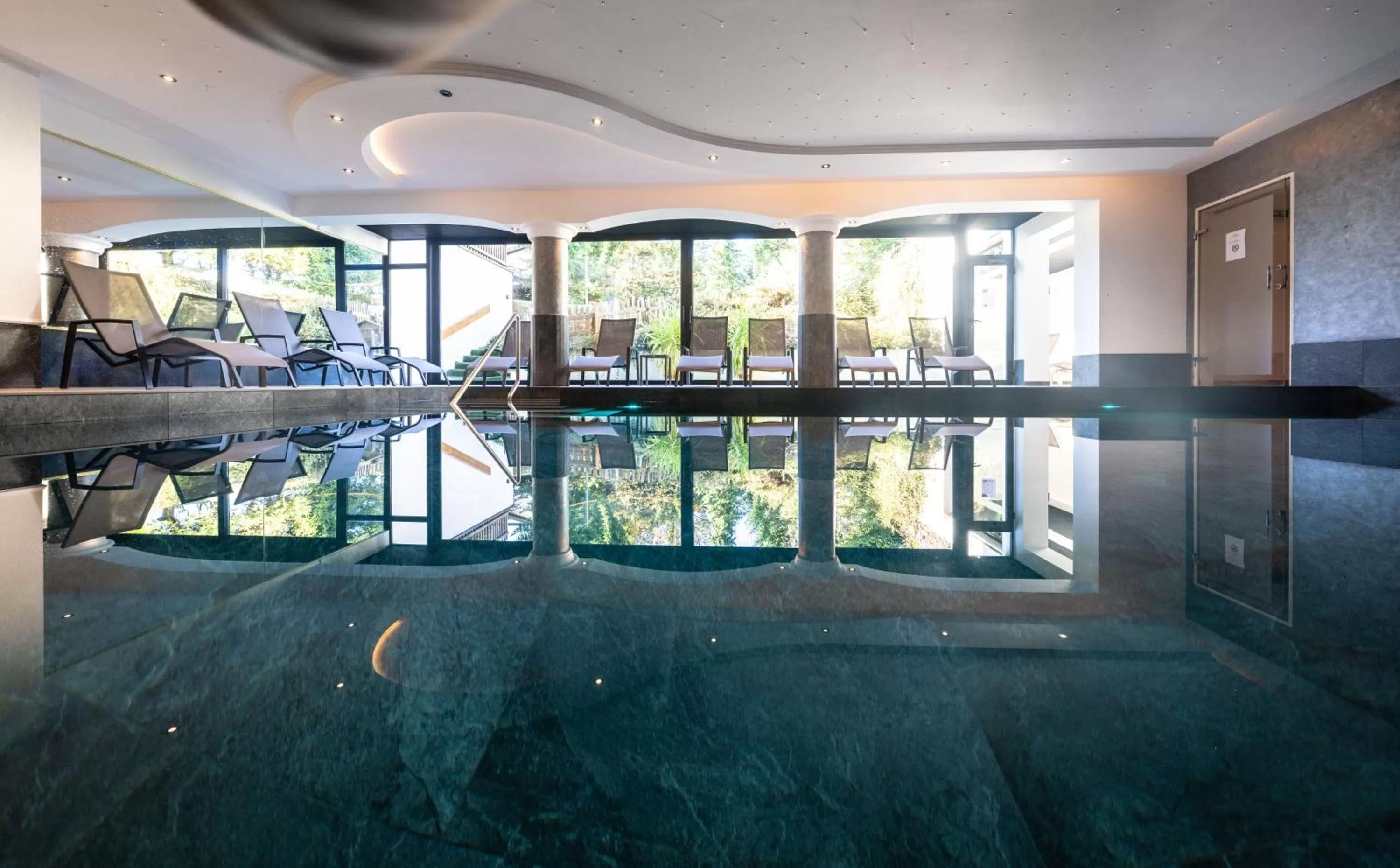 Swimming pool in Hotel Seefelderhof