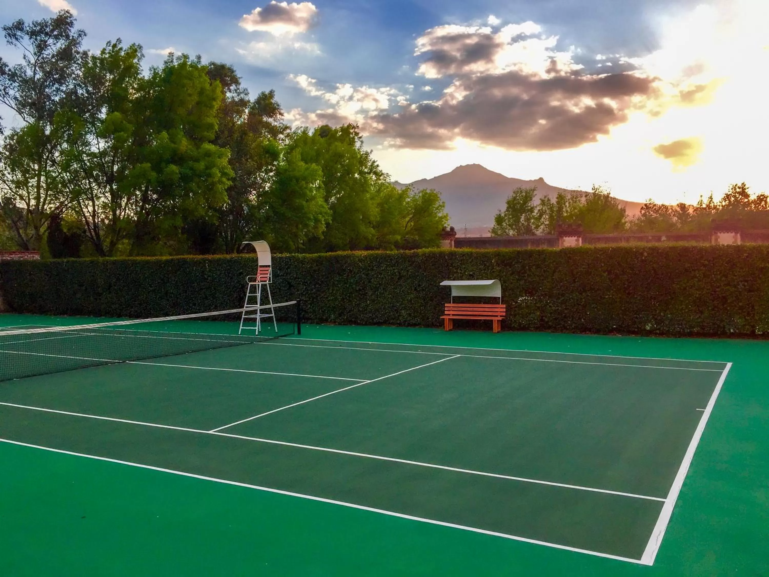 Tennis court in Hacienda Soltepec Suites Campo de Golf