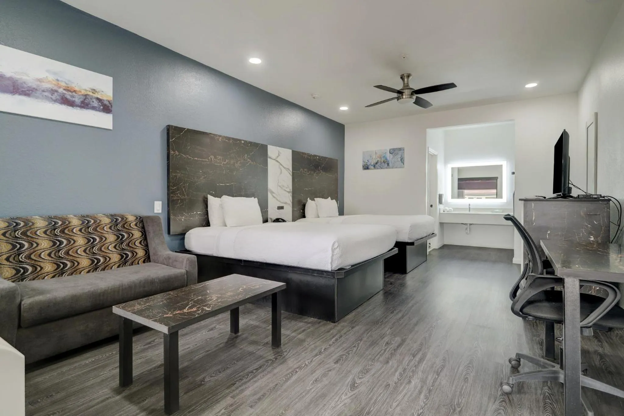 Bed in Grand Villa Inn Galleria