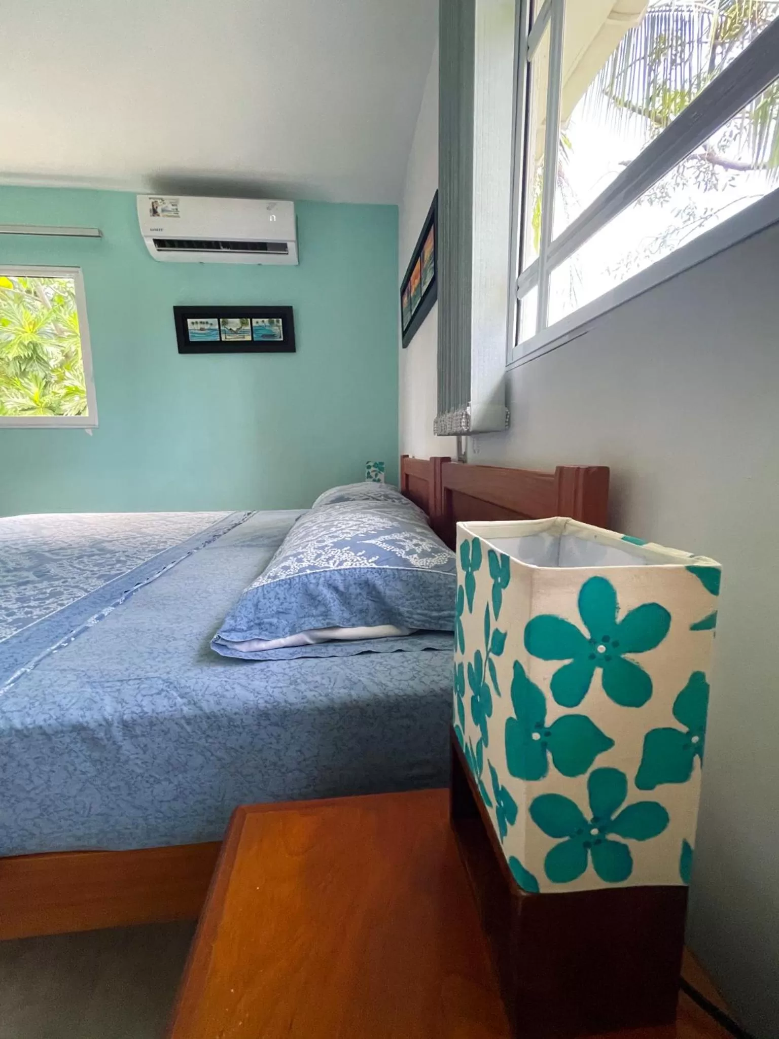 Decorative detail, Bed in Posada Nativa Bernard Place