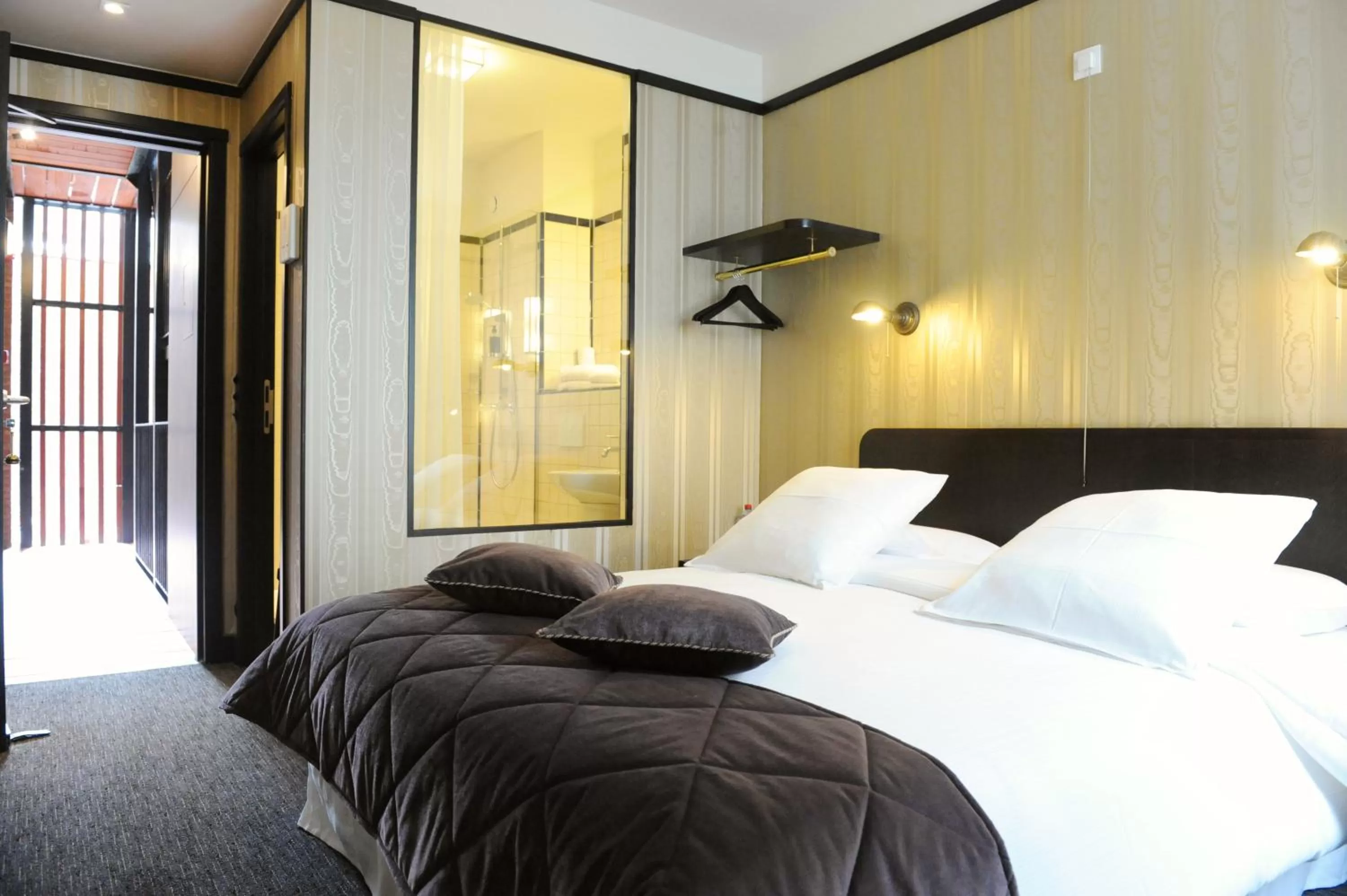 Photo of the whole room, Bed in Latroupe Hotel Le Berger