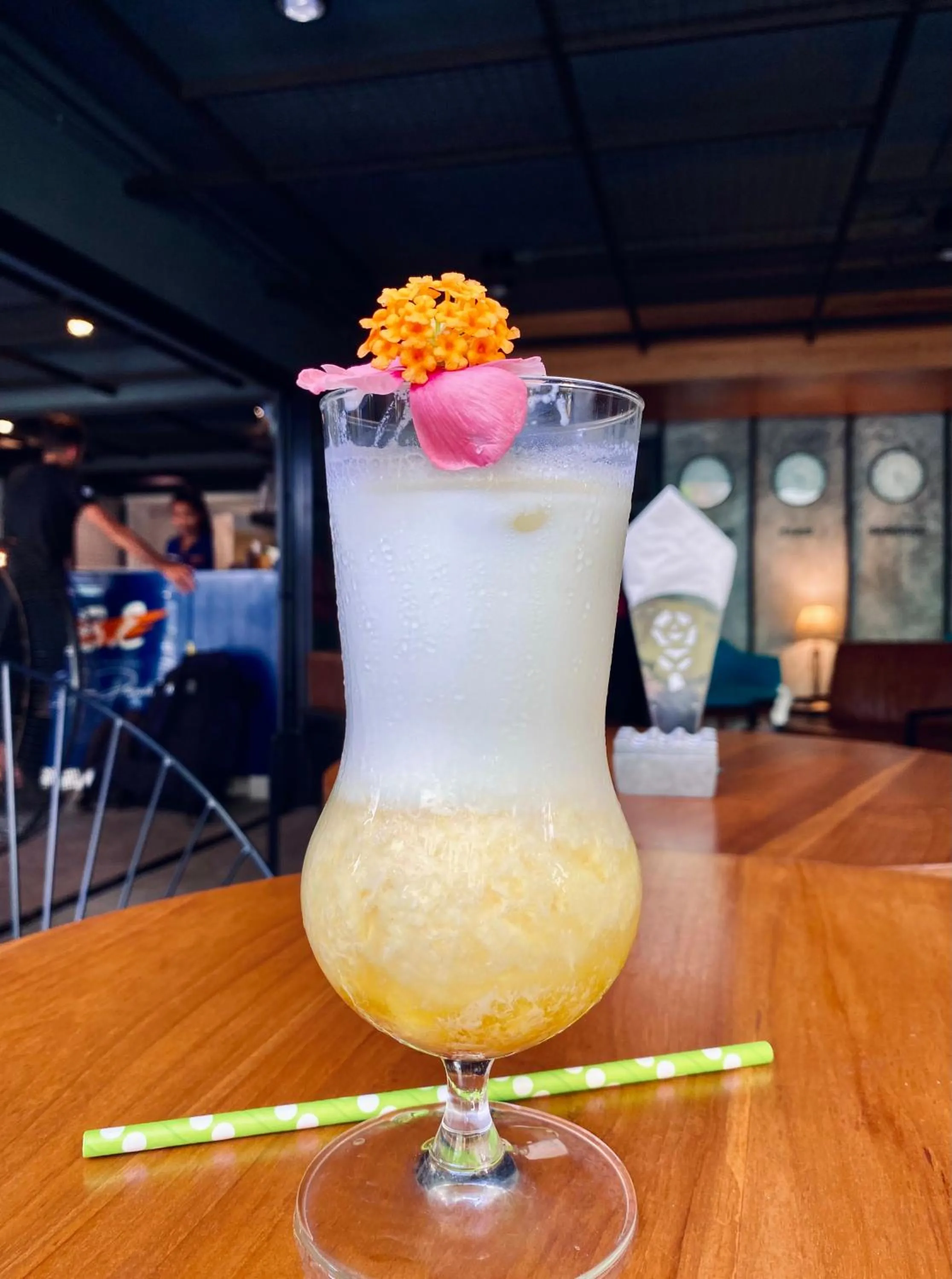 Lounge or bar in BH Baan Paradise Hotel Patong