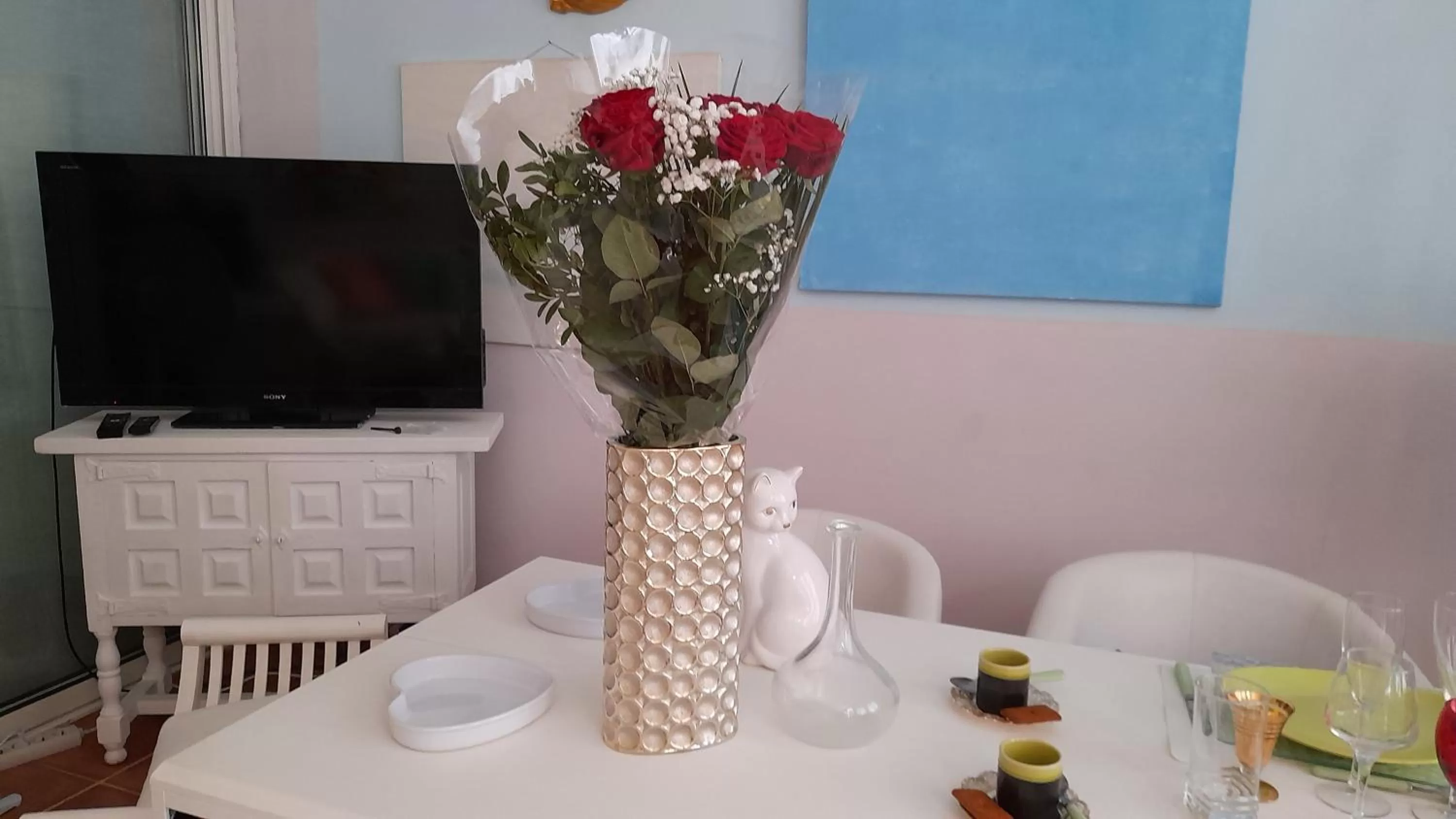 TV and multimedia, TV/Entertainment Center in HARMONIA Annie BEAU 2 Pieces Atypique 200 m à pied plage, mer, Promenade des anglais,