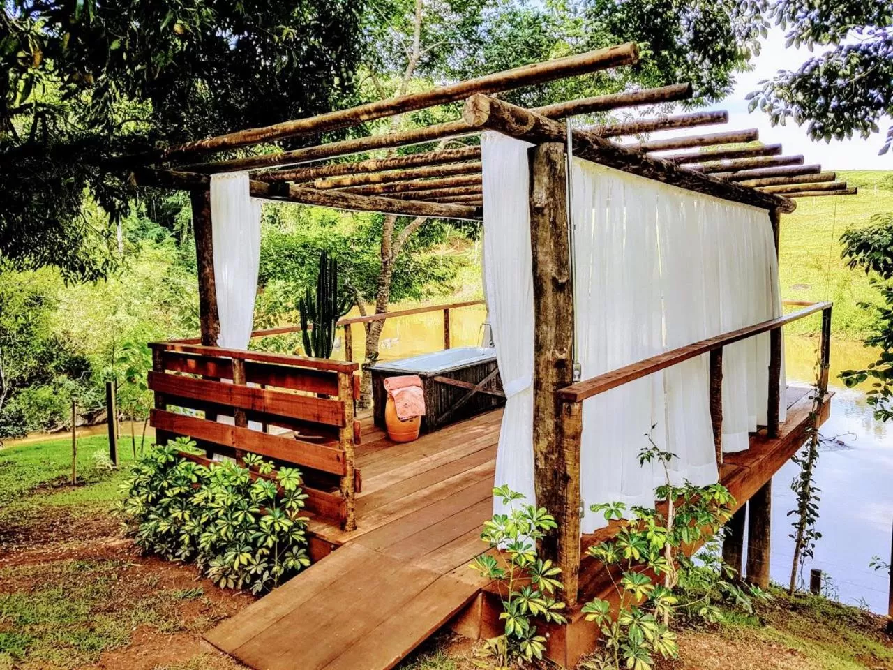 Open Air Bath in Pousada Santa Thereza