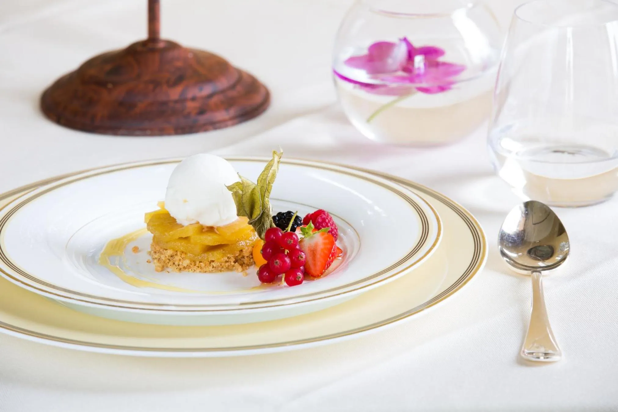 Food and drinks in Castello Dal Pozzo Resort Lago Maggiore - Preferred Hotels & Resorts