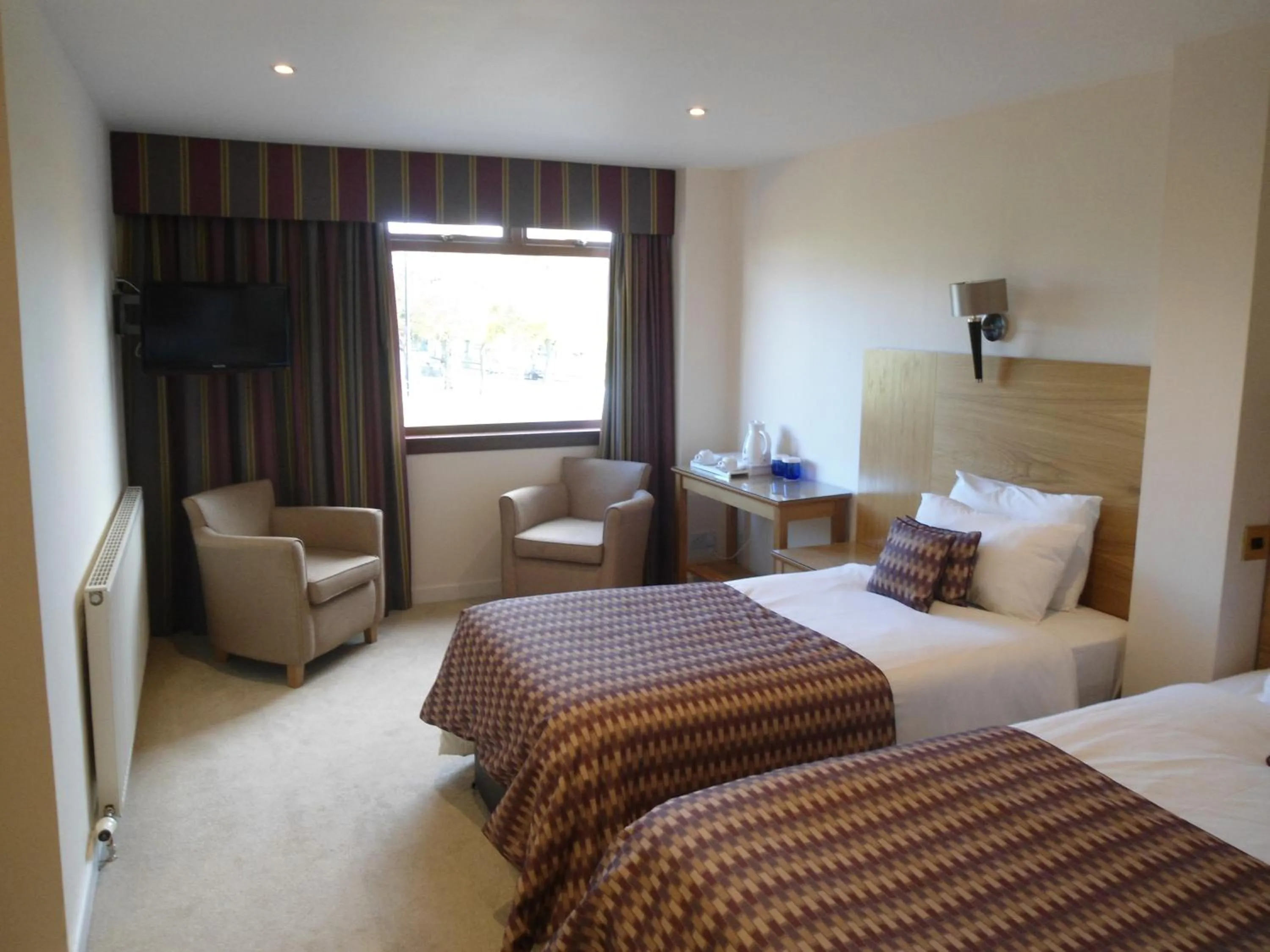 Bedroom, Bed in Links Hotel