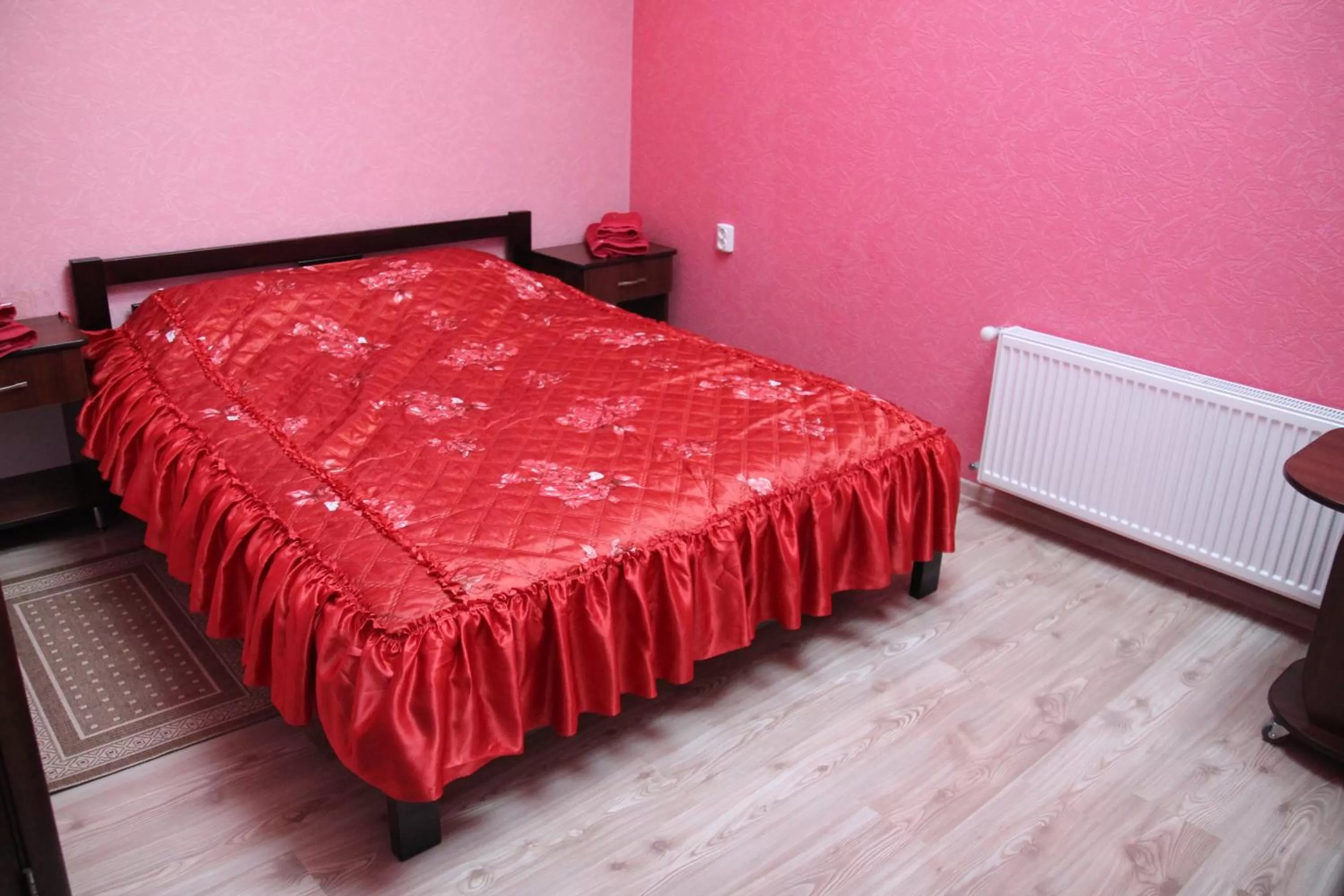 Photo of the whole room, Bed in Troyanda