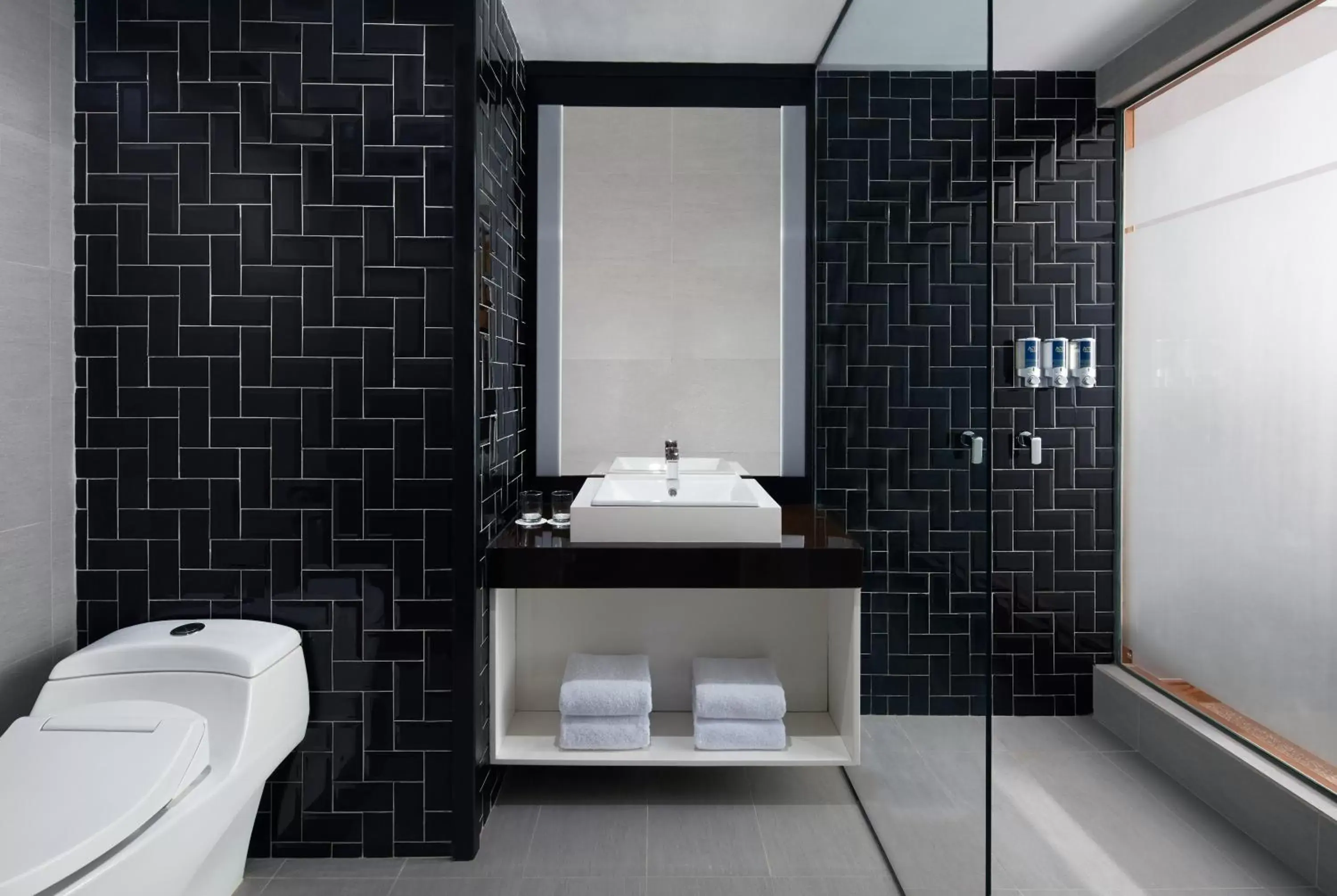 Deluxe Premium Corner King Room with Pool View and Free Airport Shuttle Transfer in Four Points by Sheraton Balikpapan Deluxe Premium Corner King Room with Pool View and Free Airport Shuttle Transfer in Four Points by Sheraton Balikpapan