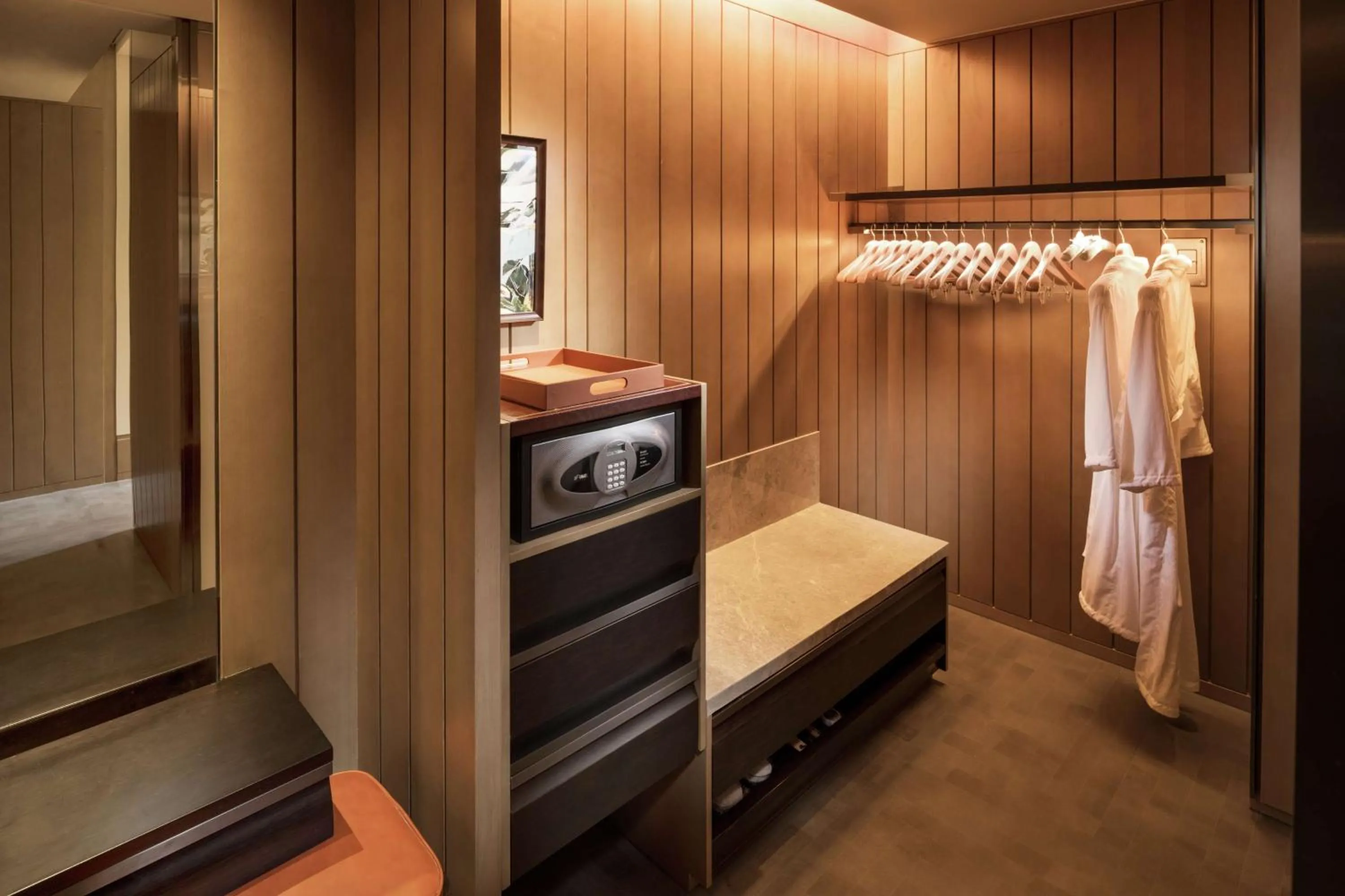 Photo of the whole room, Bed in Conrad Shenyang