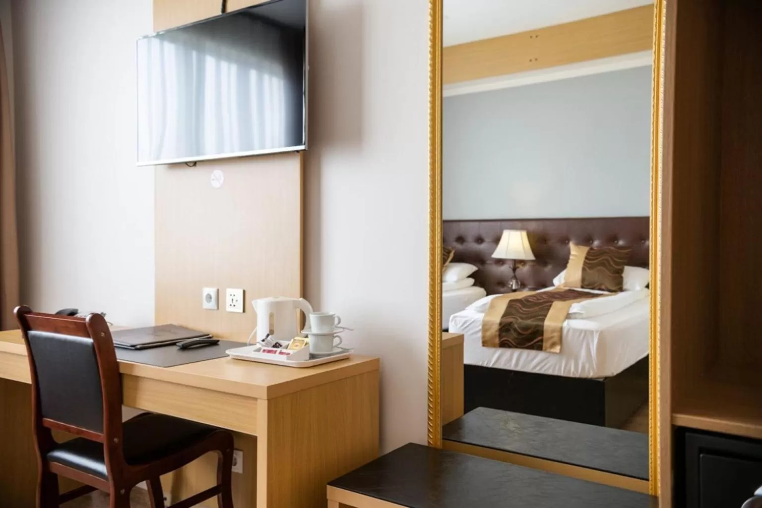 Bedroom, Bed in Hotel Jazz - By Keflavik Airport - Reykjavik - Iceland