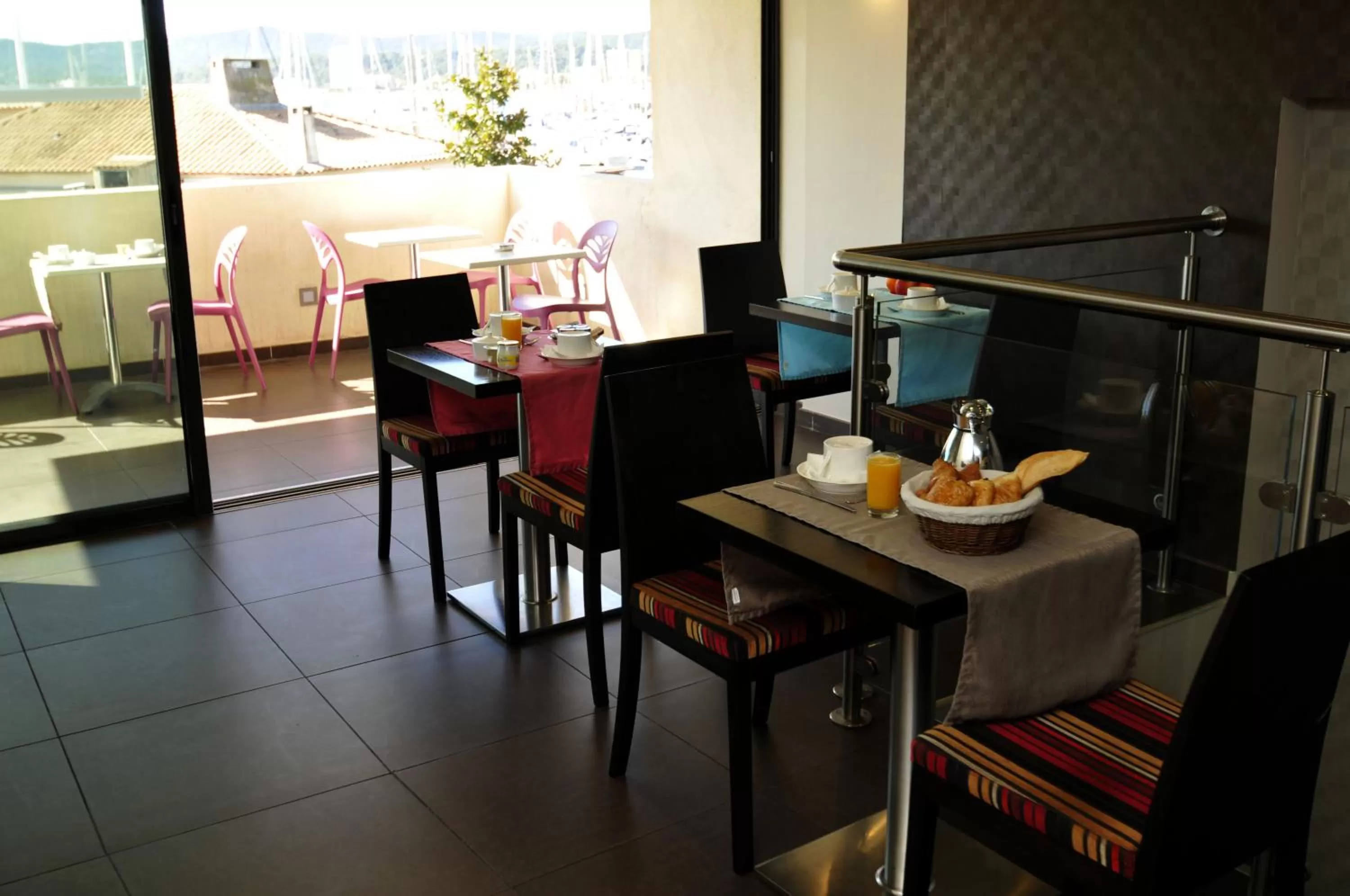 Restaurant/places to eat in Hôtel Baptistin