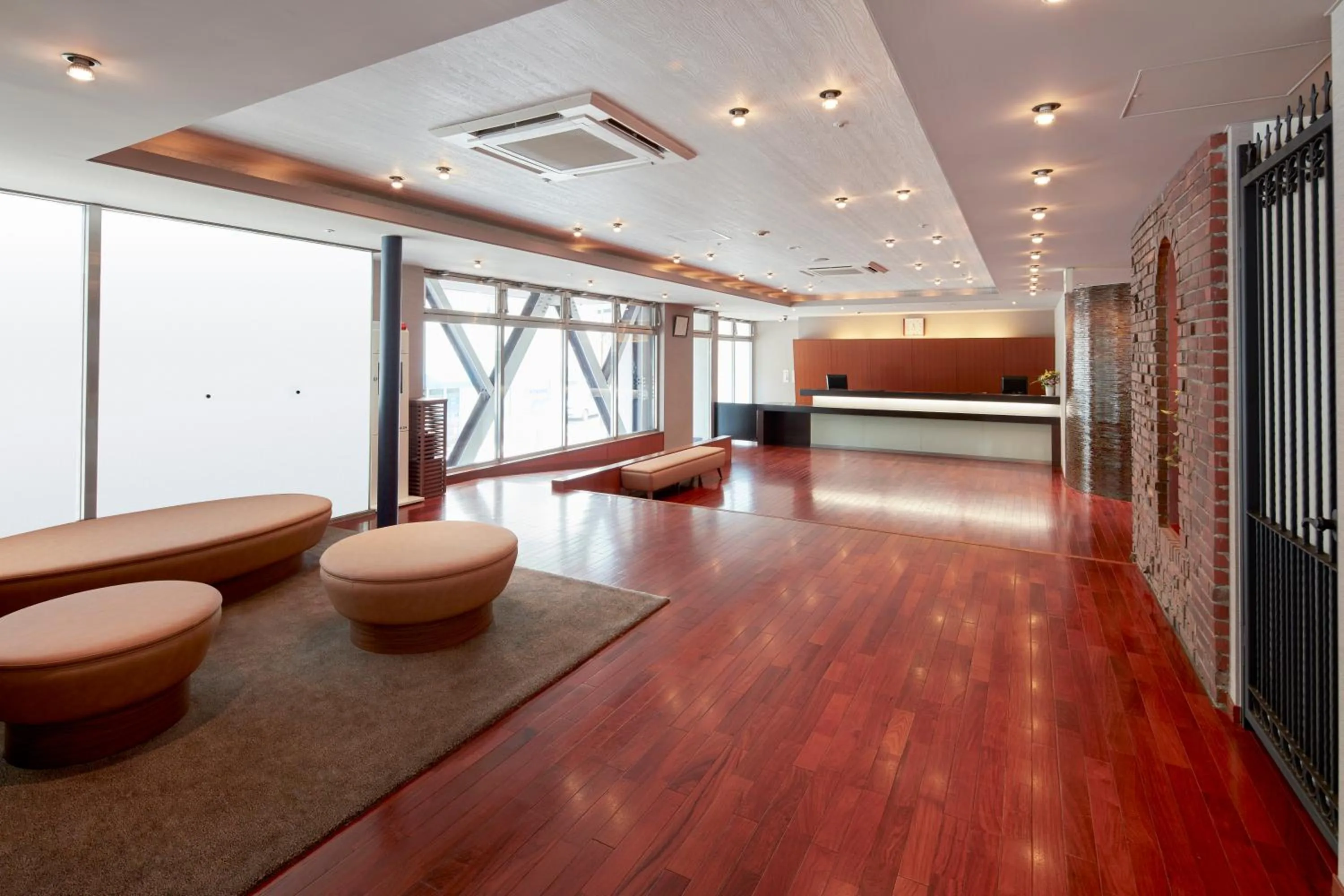 Lobby or reception in HOTEL MYSTAYS Yokohama