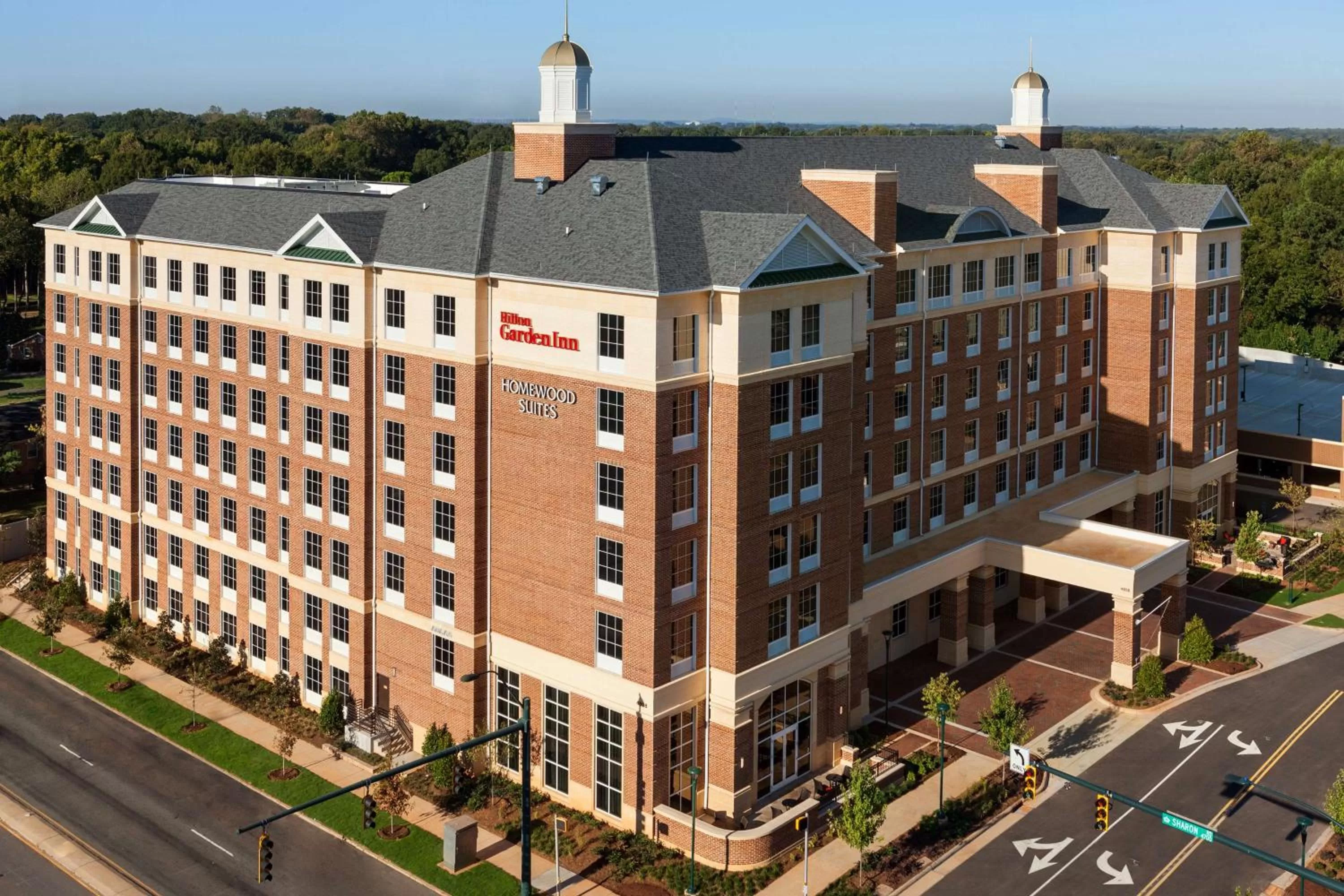 Property building in Hilton Garden Inn Charlotte Southpark