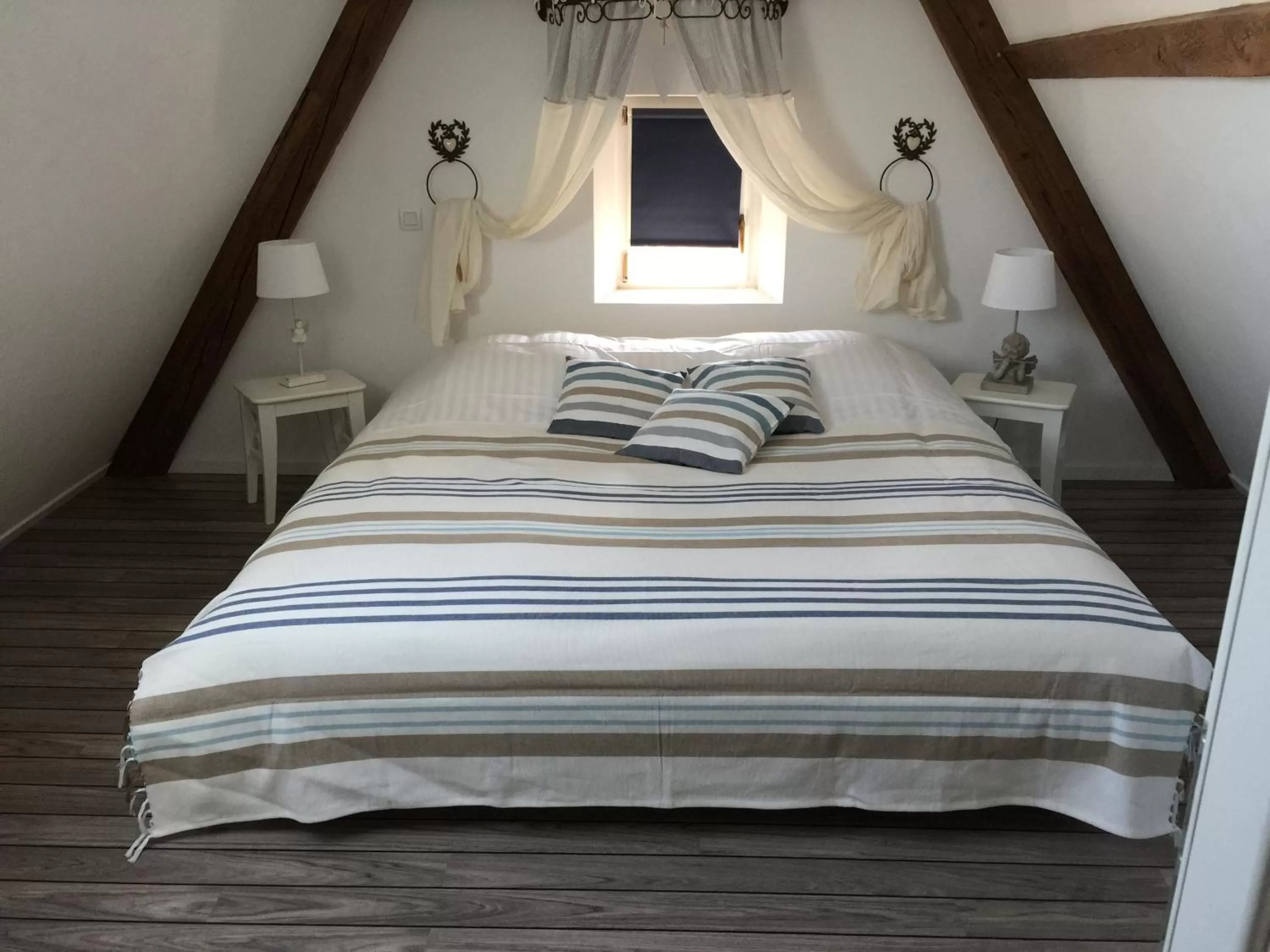 Bed in Chambres d'hôtes - L'Ecurie Obernai