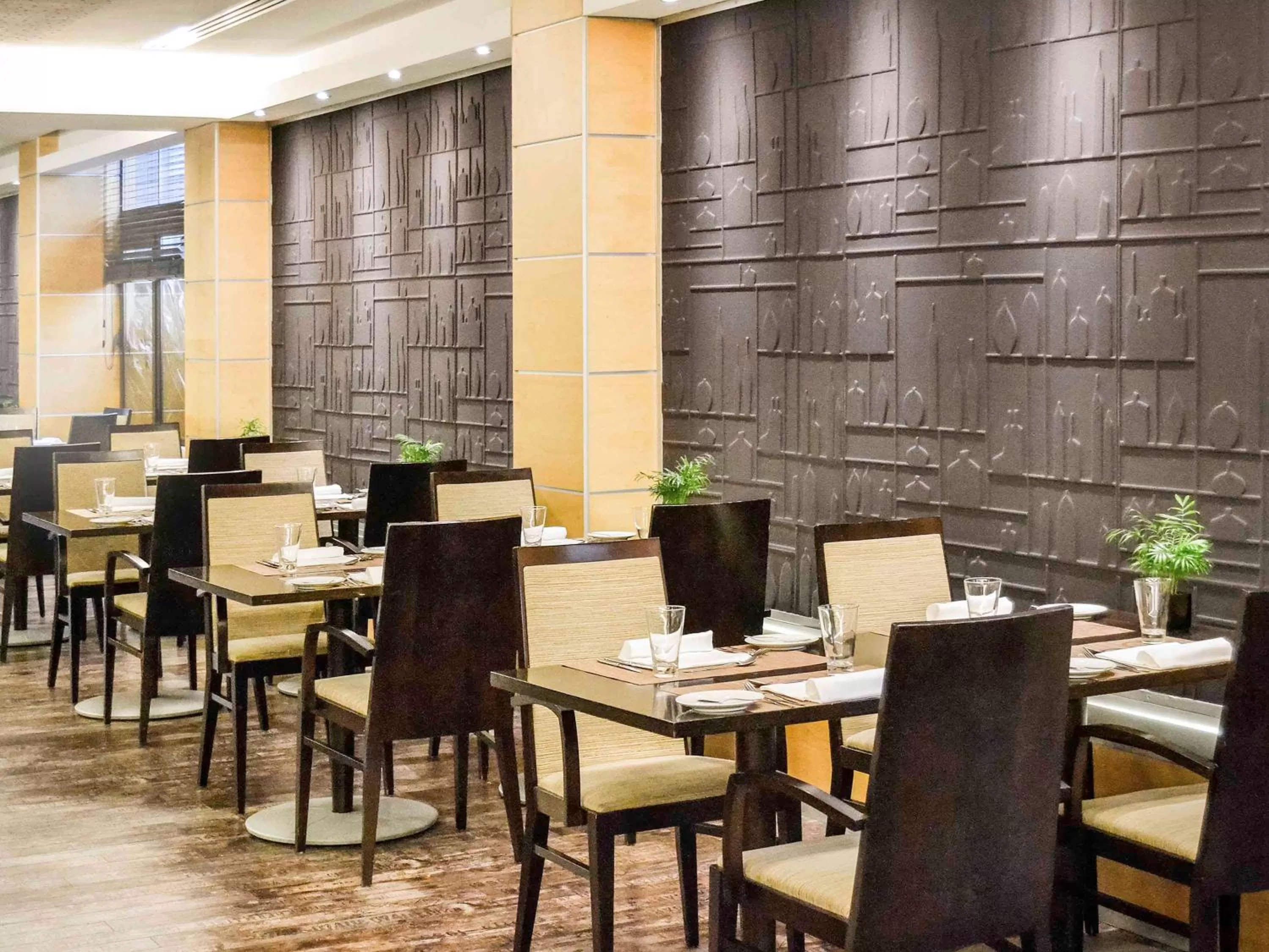 Restaurant/places to eat in Novotel Lisboa