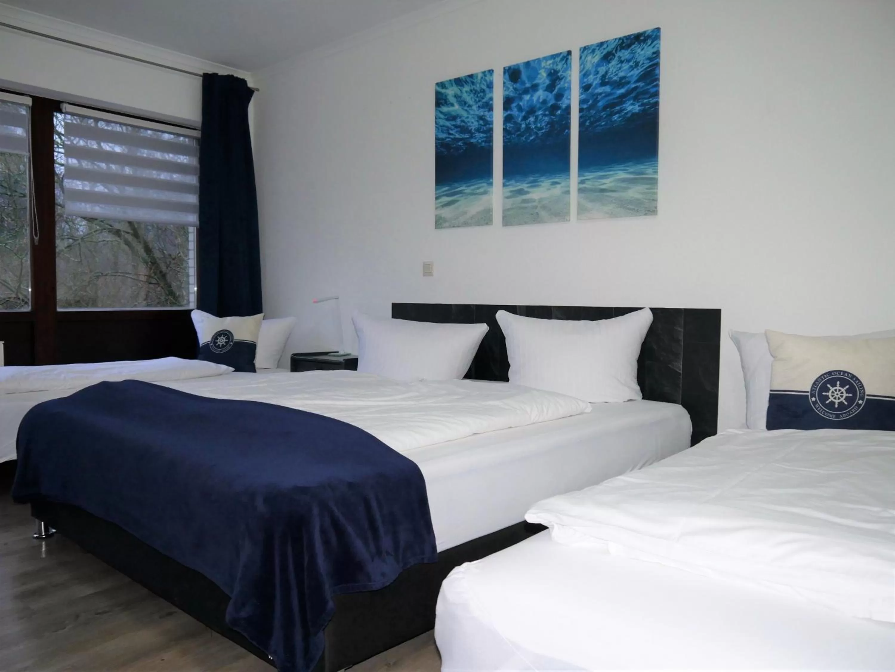 Bed in Hotel Seeblick am Sankelmarker See - Natur und Erholung