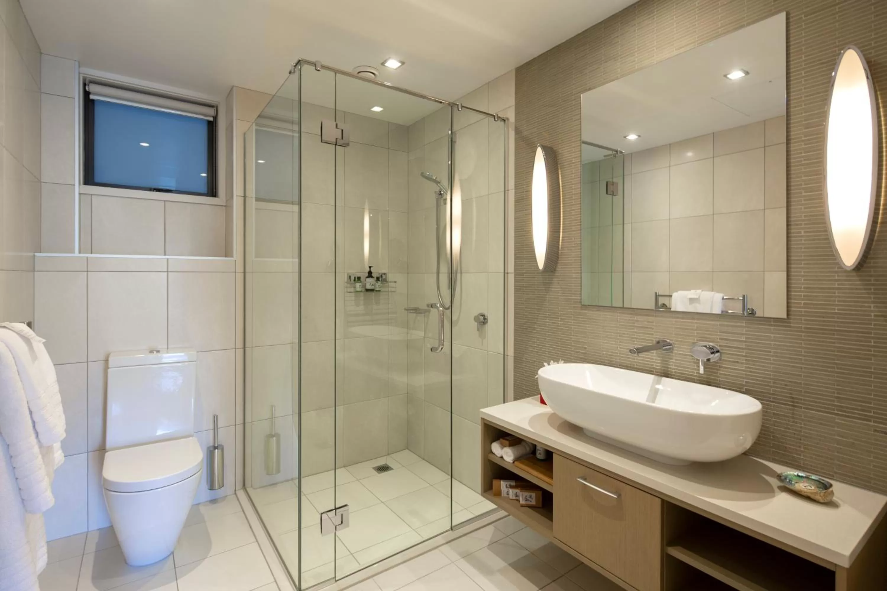 Shower in The Rees Hotel & Luxury Apartments