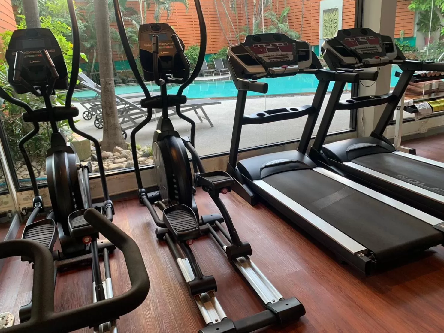 Fitness centre/facilities in Manhattan Hotel Bangkok
