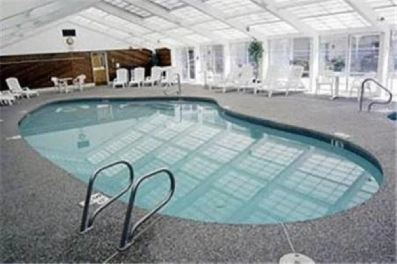 Swimming pool in Green Granite Inn, Ascend Hotel Collection