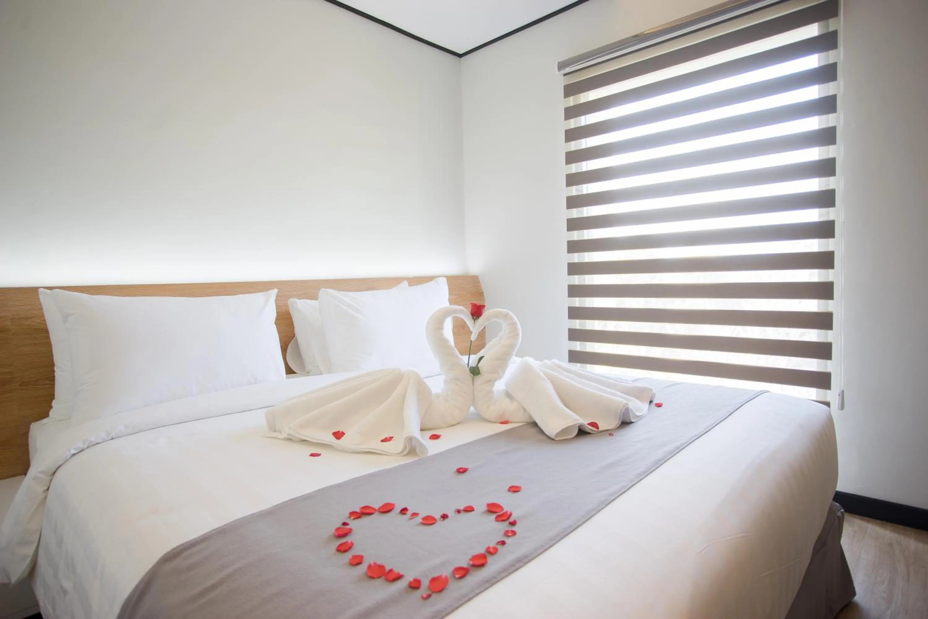 Shower, Bed in Allstay Ecotel Yogyakarta