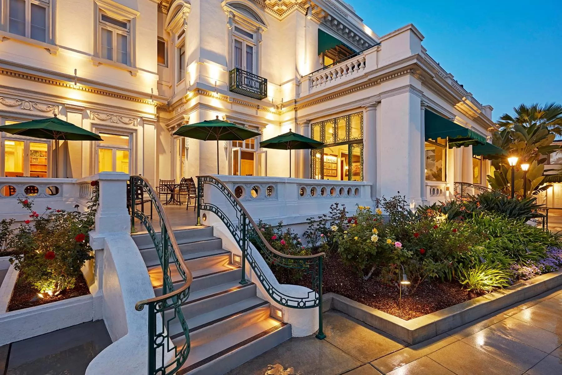 Property building in Glorietta Bay Inn