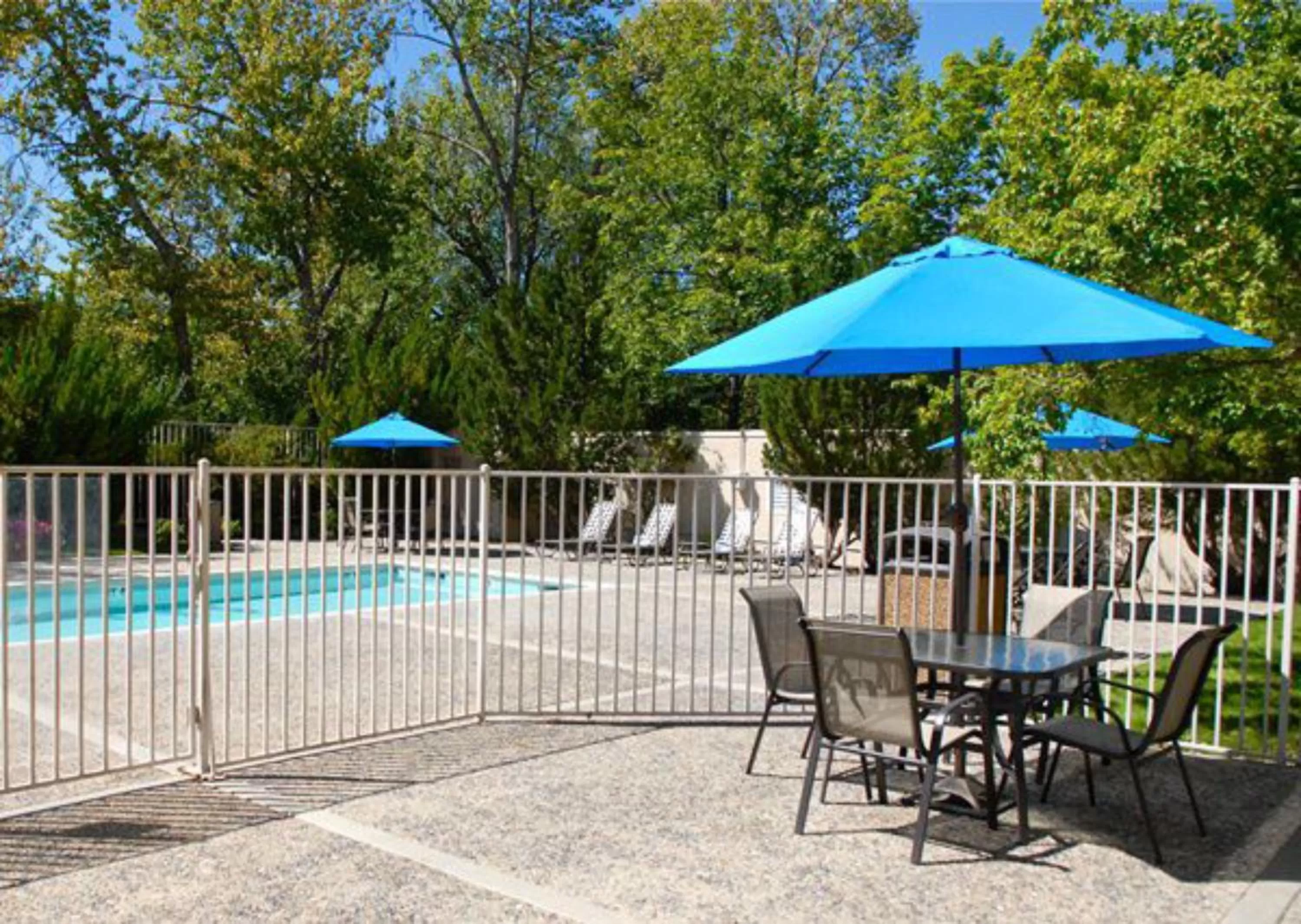 Swimming pool in Holiday Inn Express Boise Downtown by IHG