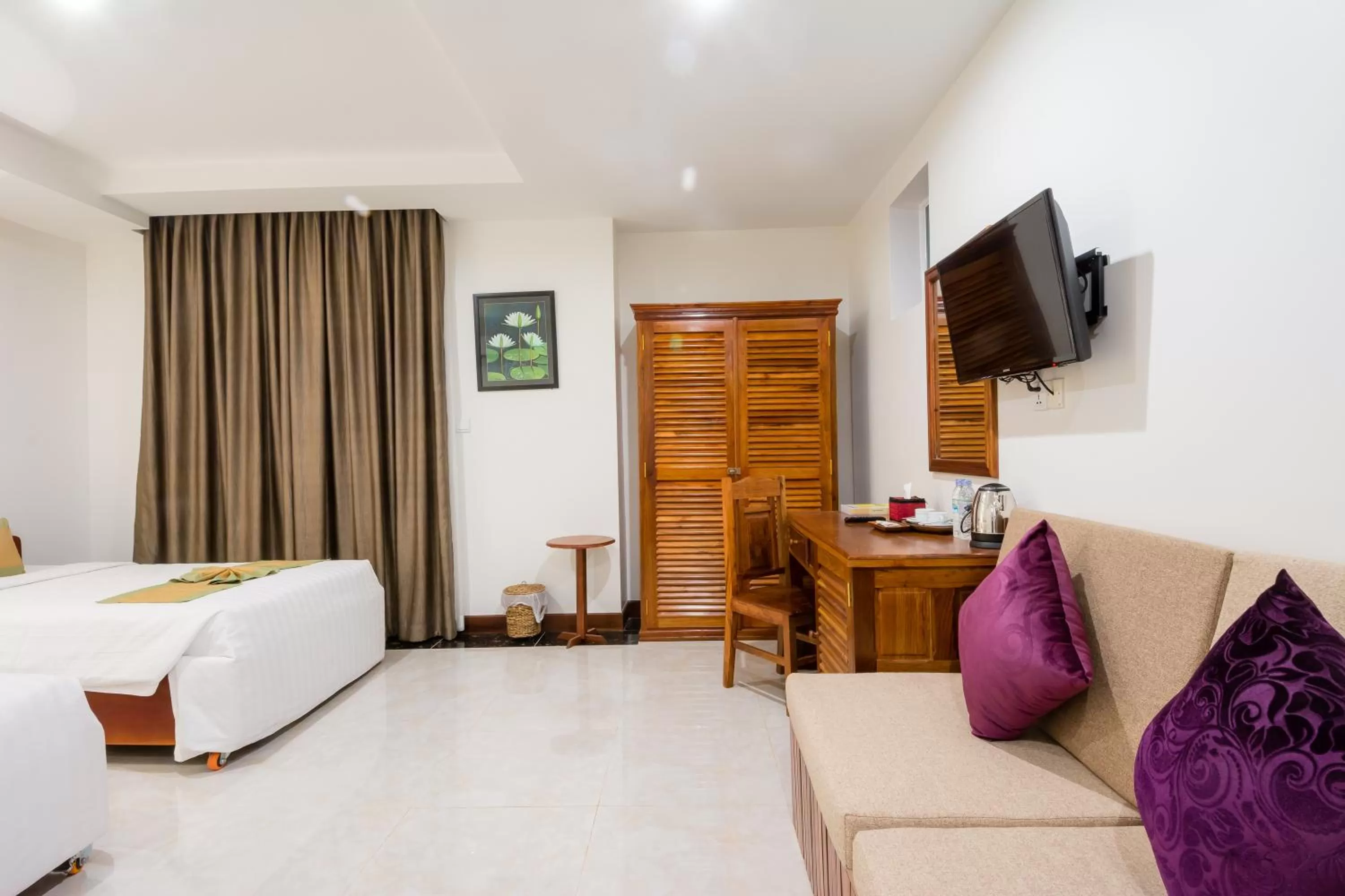 Living room, Bed in Relax Hotel