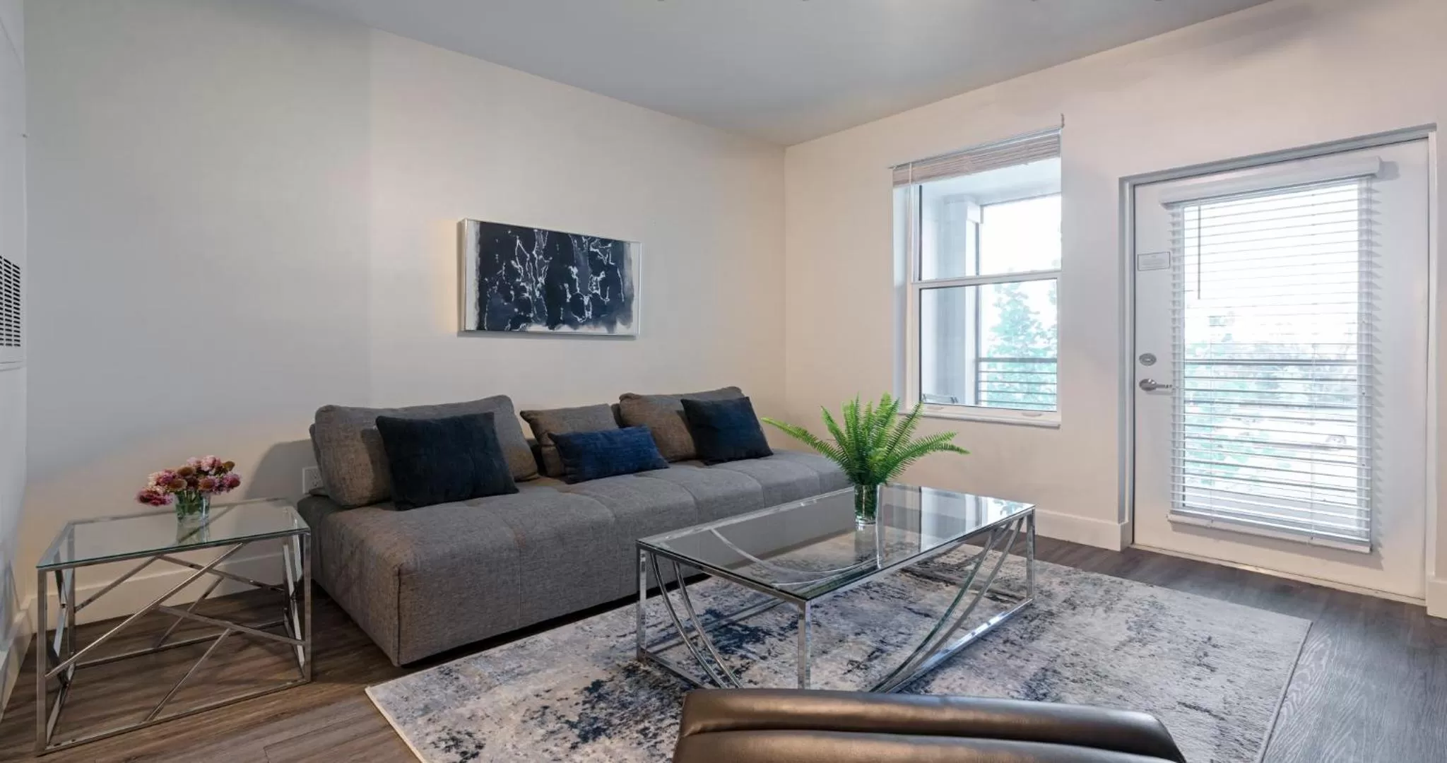 Living room, Seating Area in Westshore Apartments by Barsala
