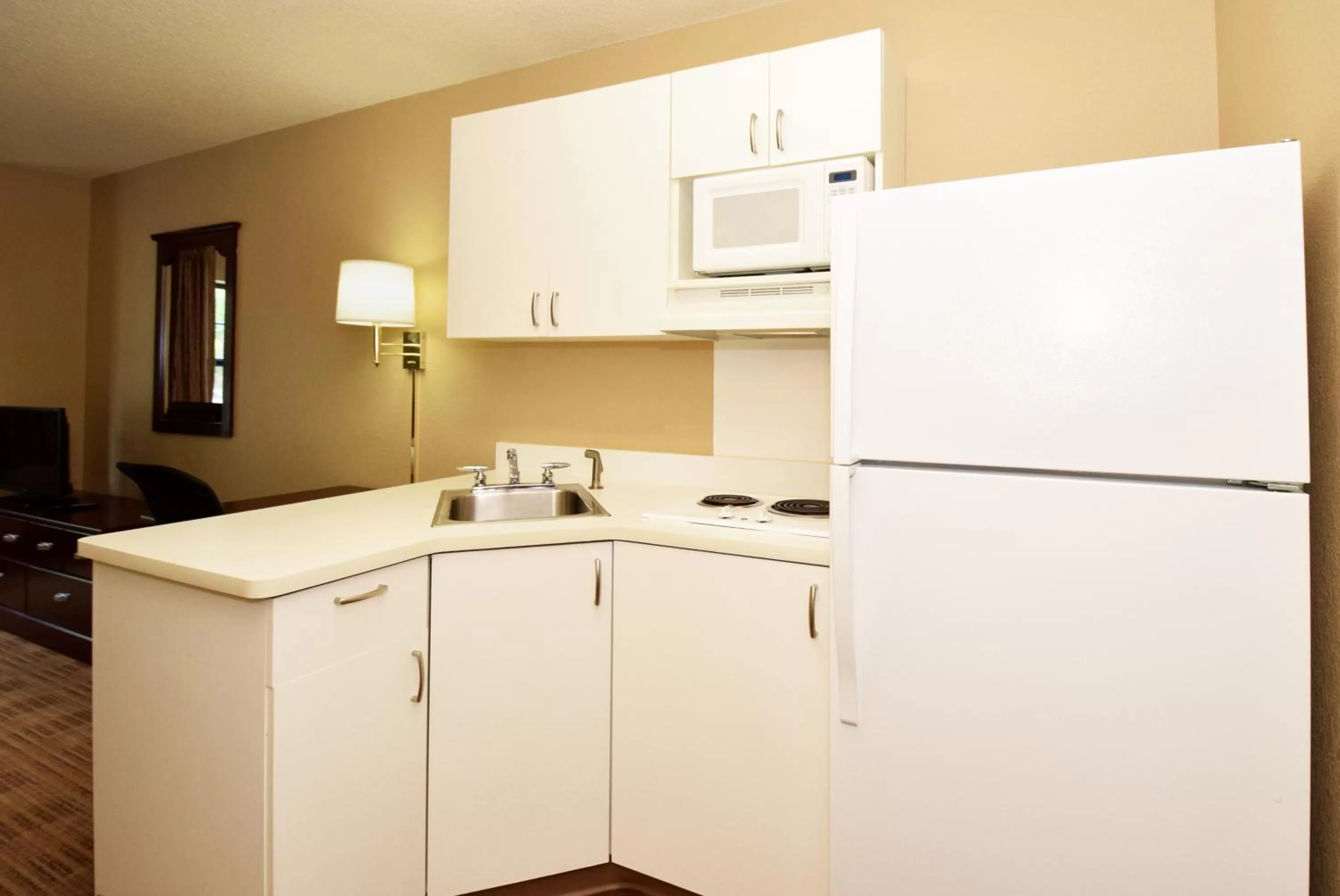 Kitchen or kitchenette in Extended Stay America Suites - Hampton - Coliseum