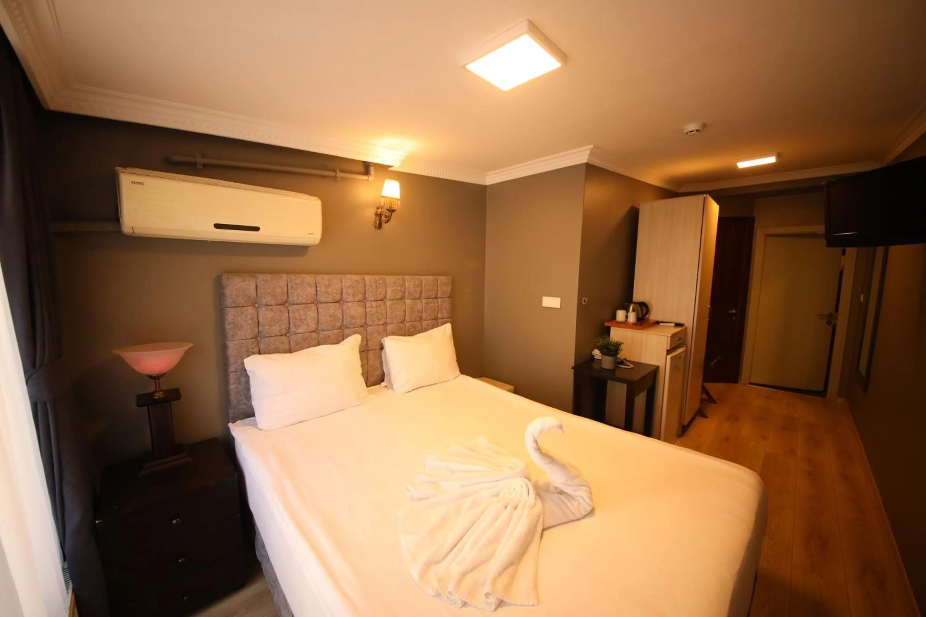 Photo of the whole room, Bed in Cumbali Luxury Boutique Hotel