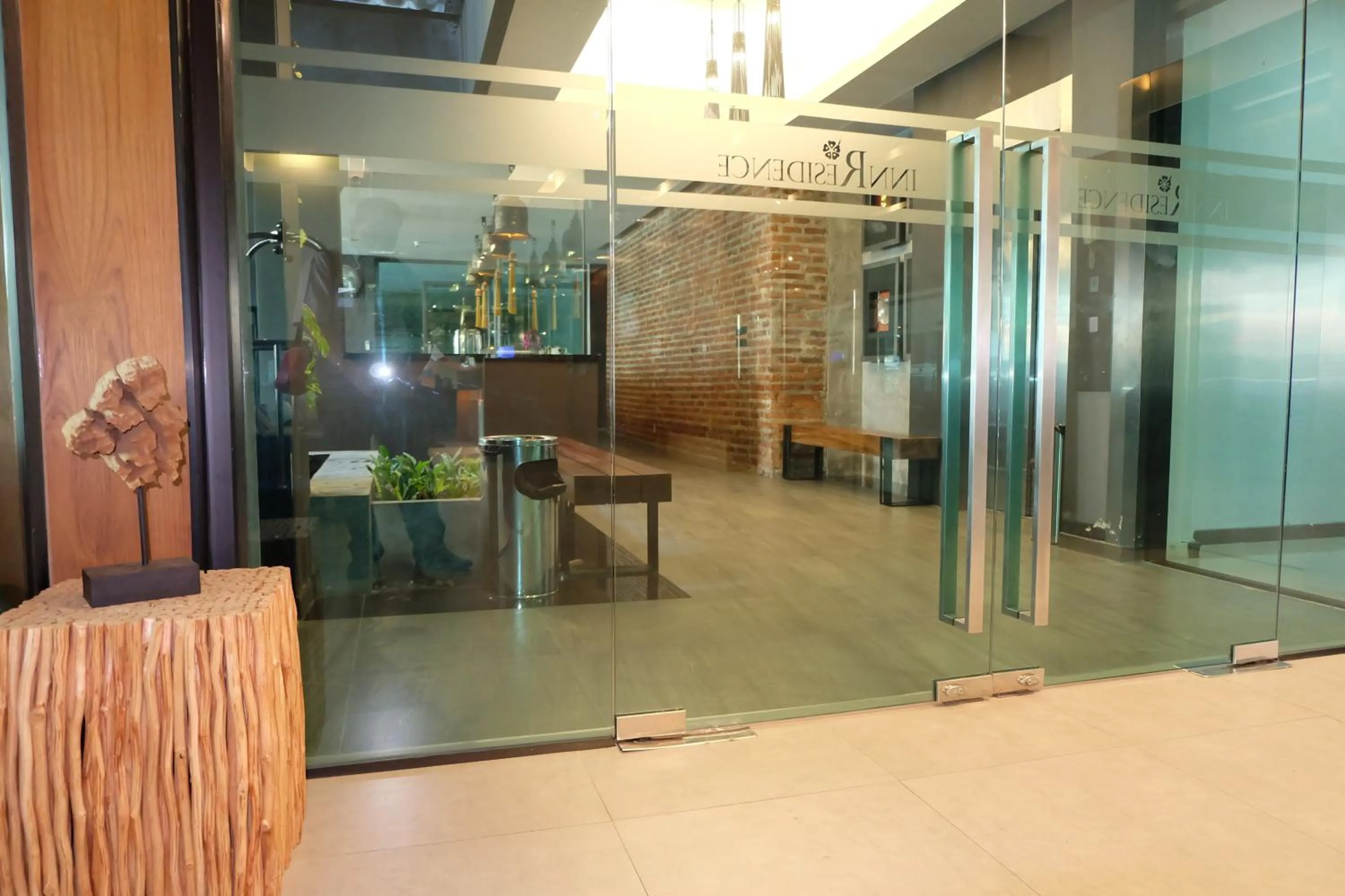 Communal lounge/ TV room in Inn Residence Serviced Suites - SHA Extra Plus