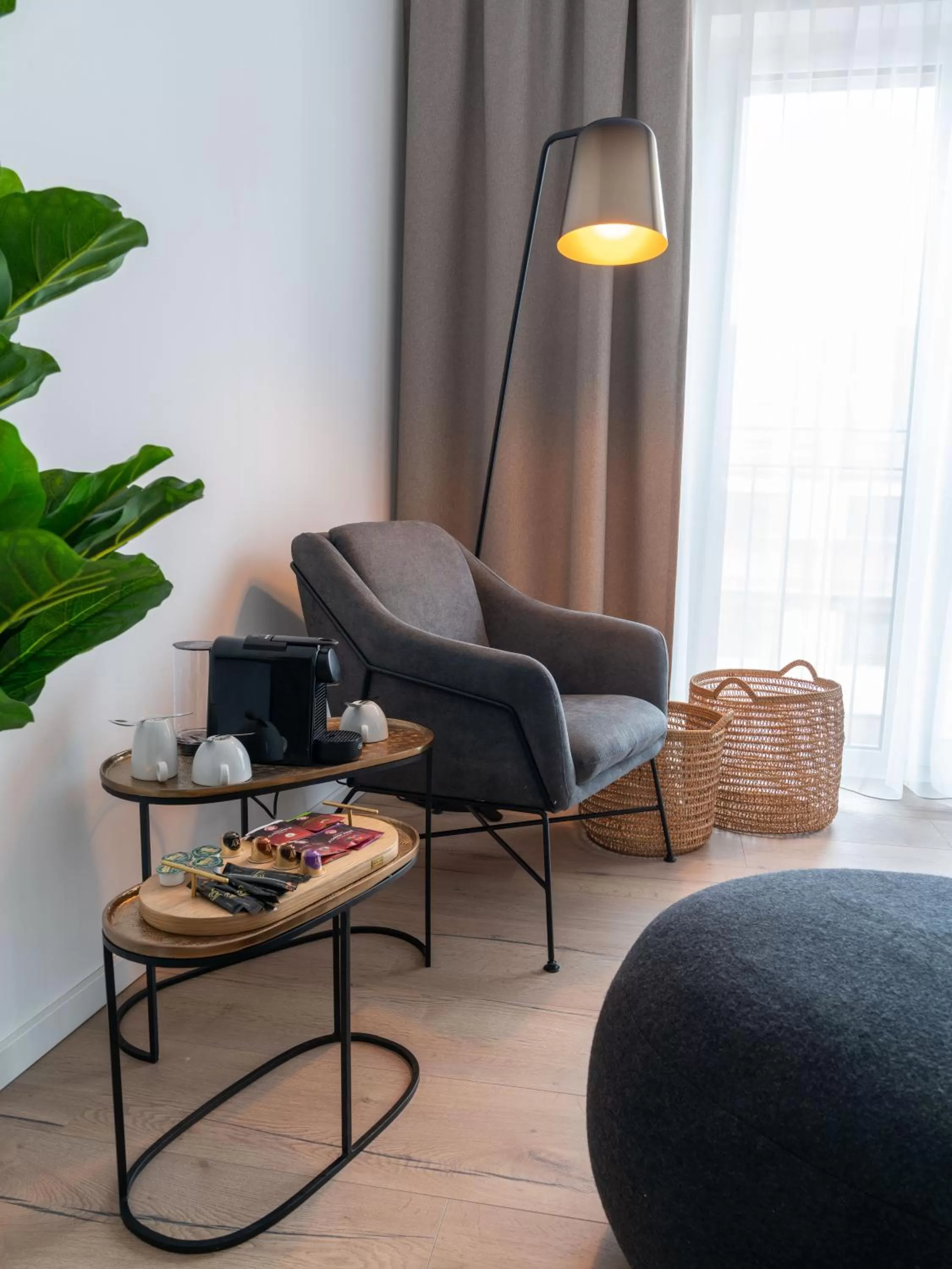 Seating area in Limehome Frankfurt Gutleutstraße - Digital Access