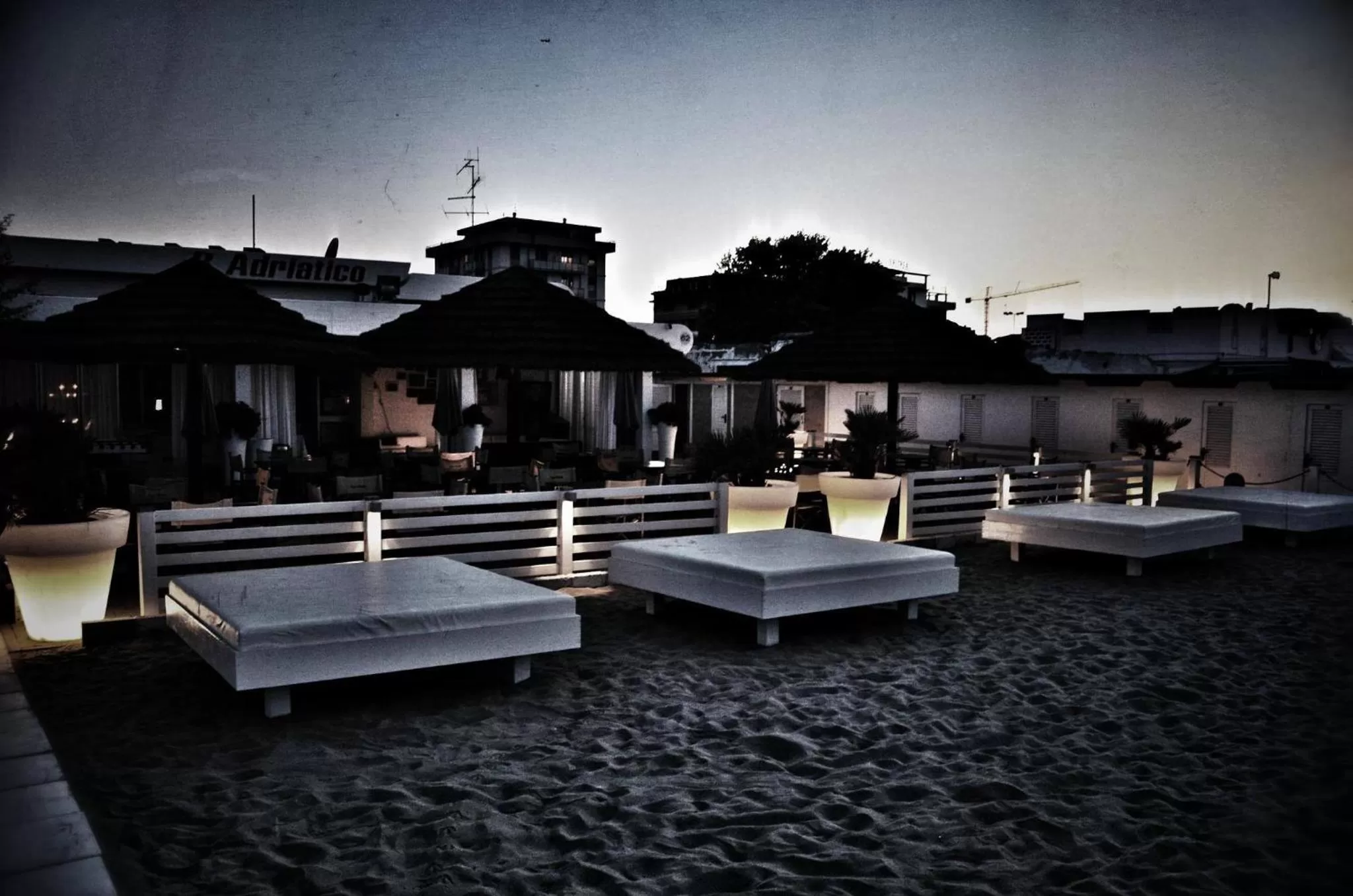 1920 Maison et Musique Hotel