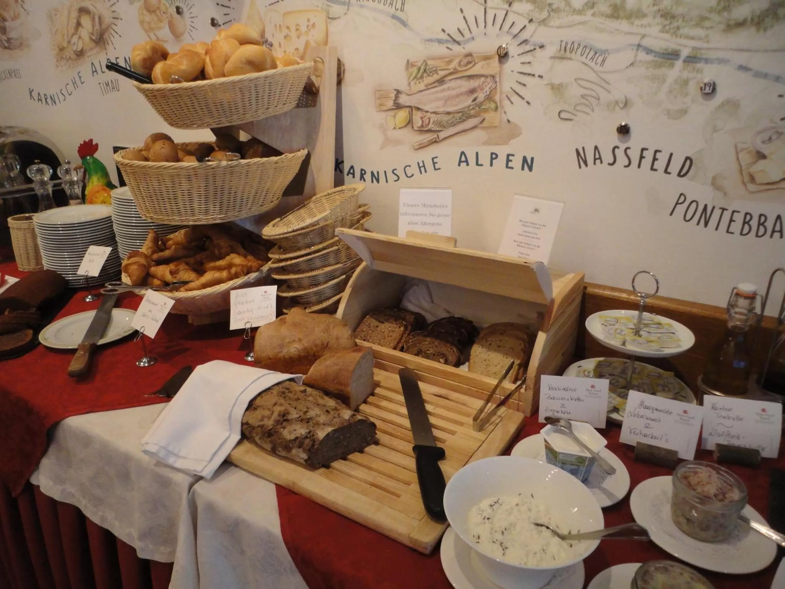 Buffet breakfast in Hotel Schloss Lerchenhof